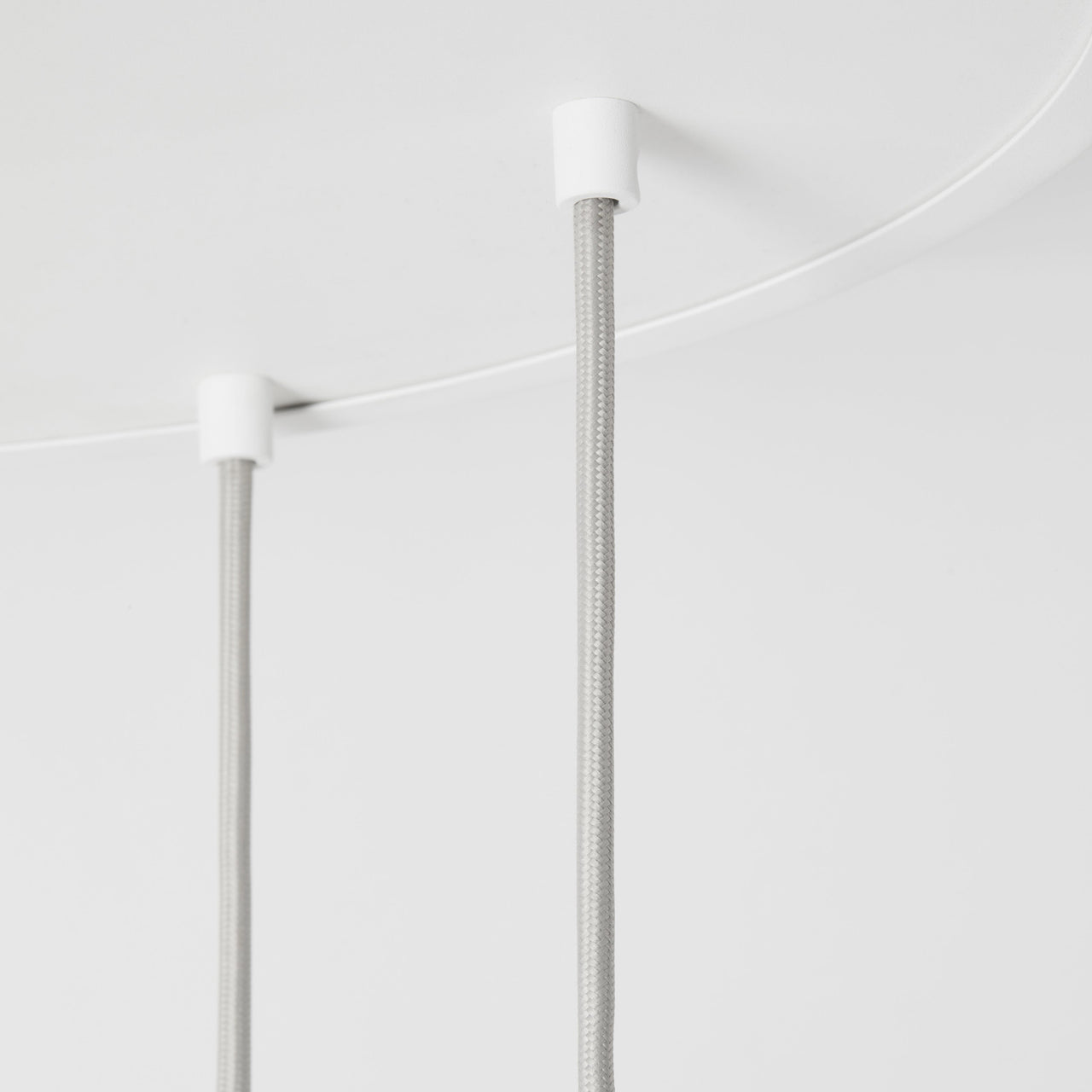 Alumina Nine Pendant with Sphere V Bulb