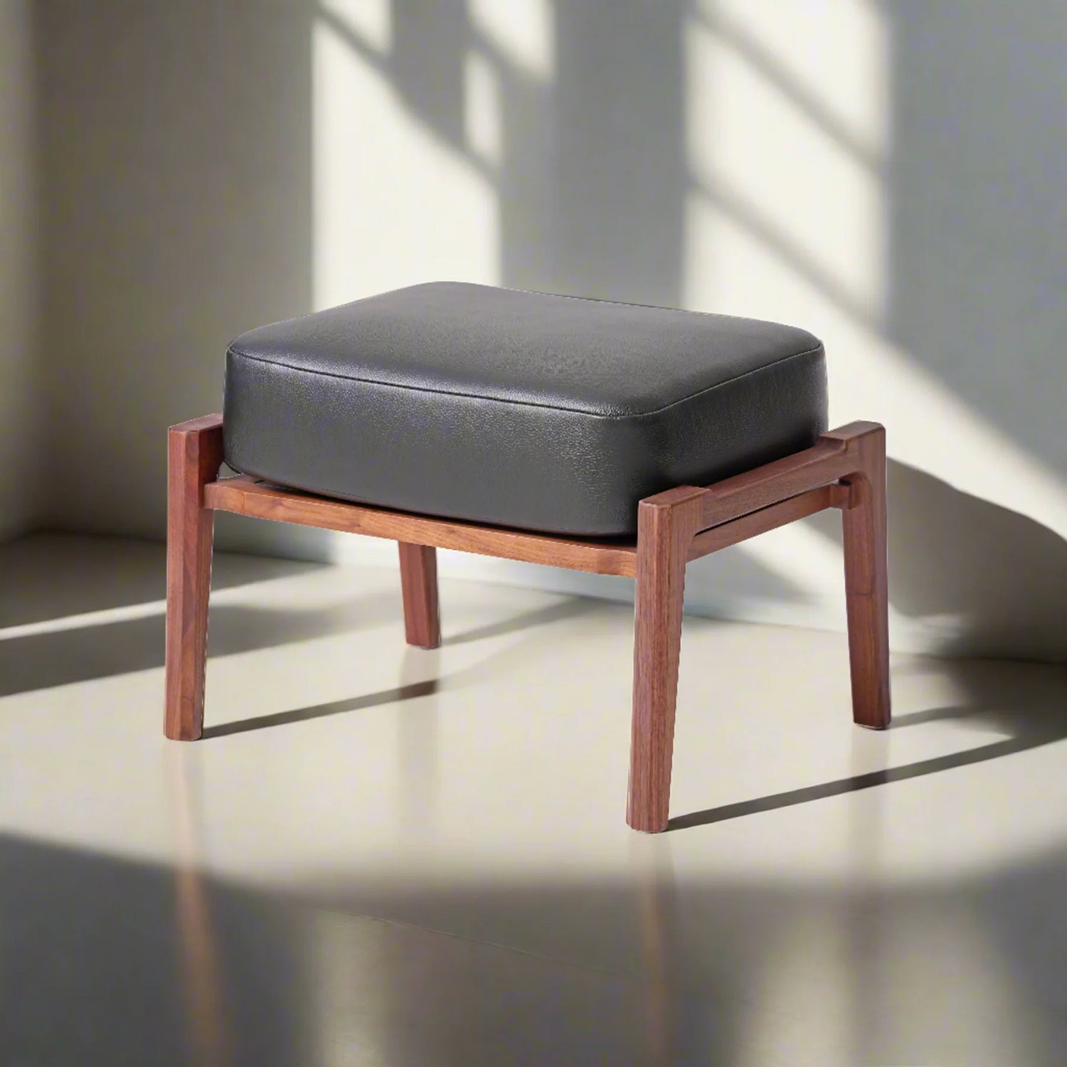 Brightliner Alva Ottoman