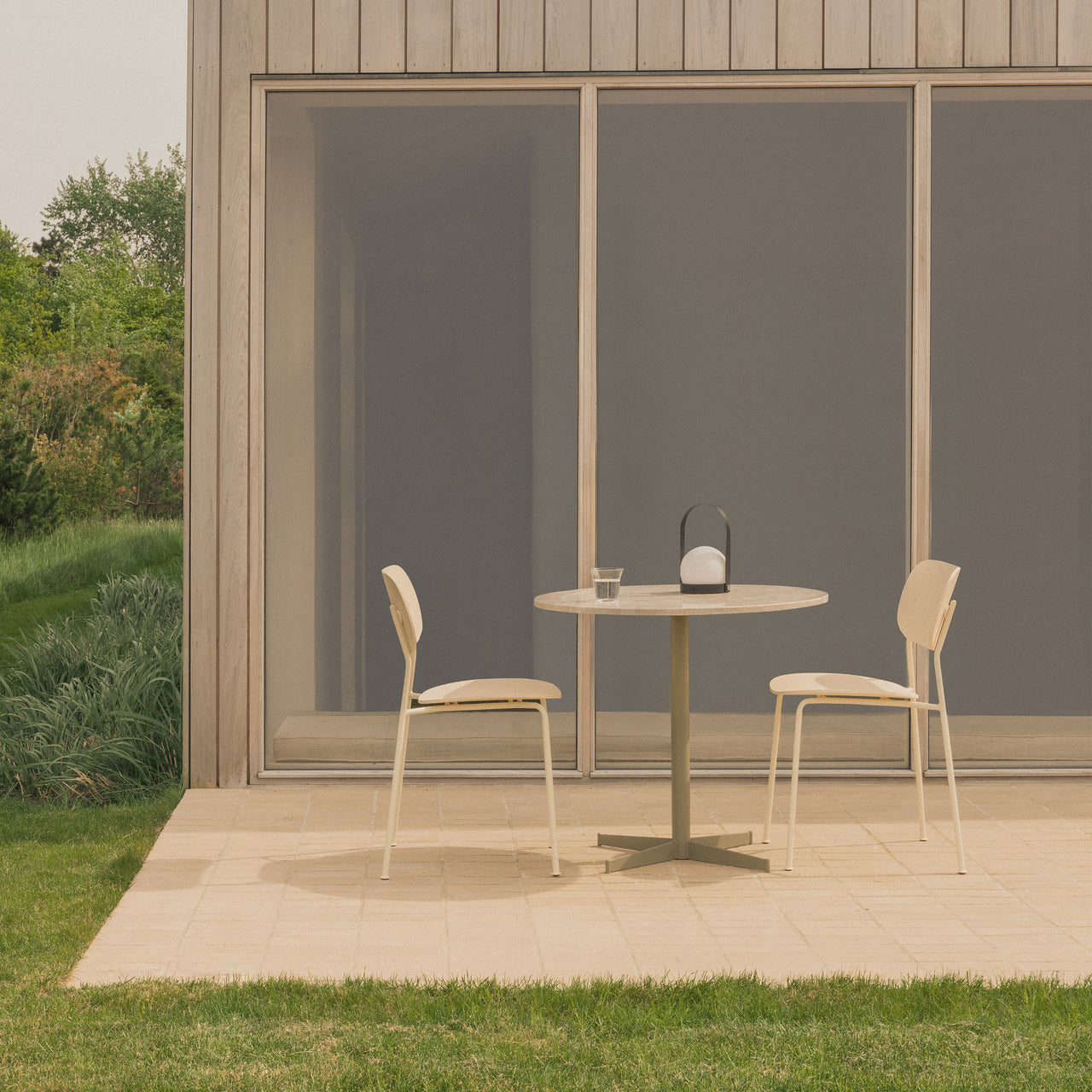 Nook Dining Table: Round