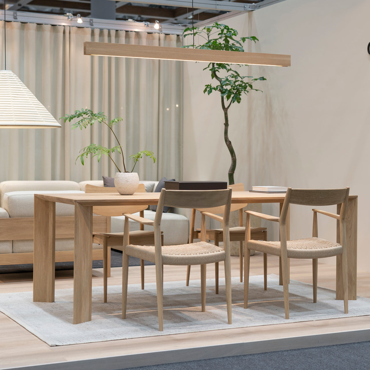 Azabu Residence Dining Table A-DT02: LS