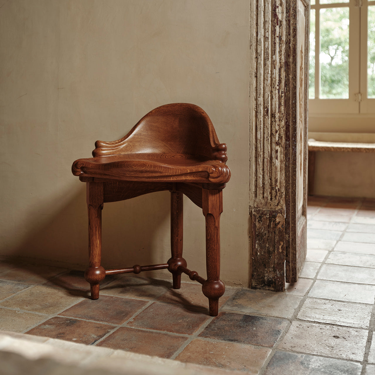 Calvet Stool