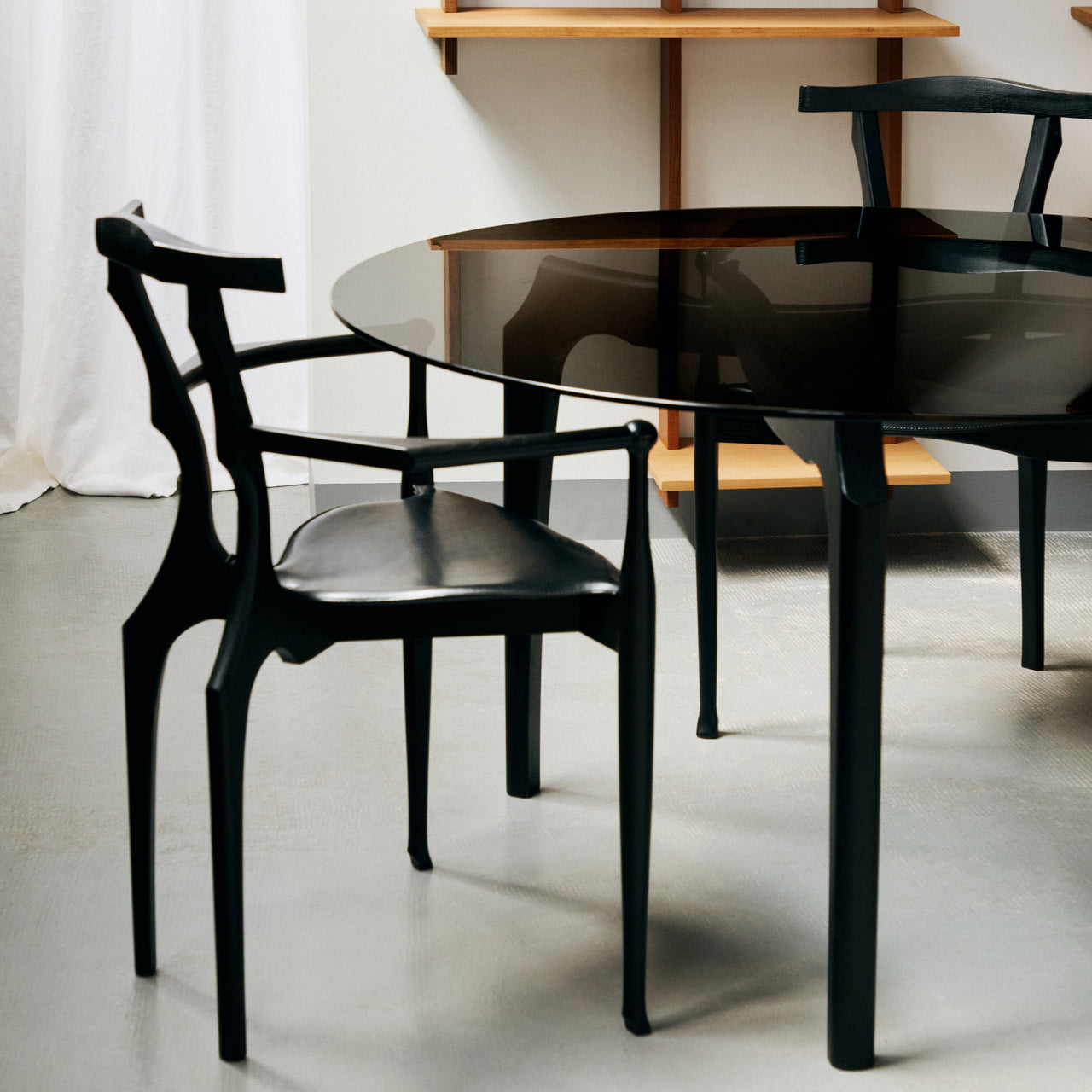 Carlinas Round Dining Table