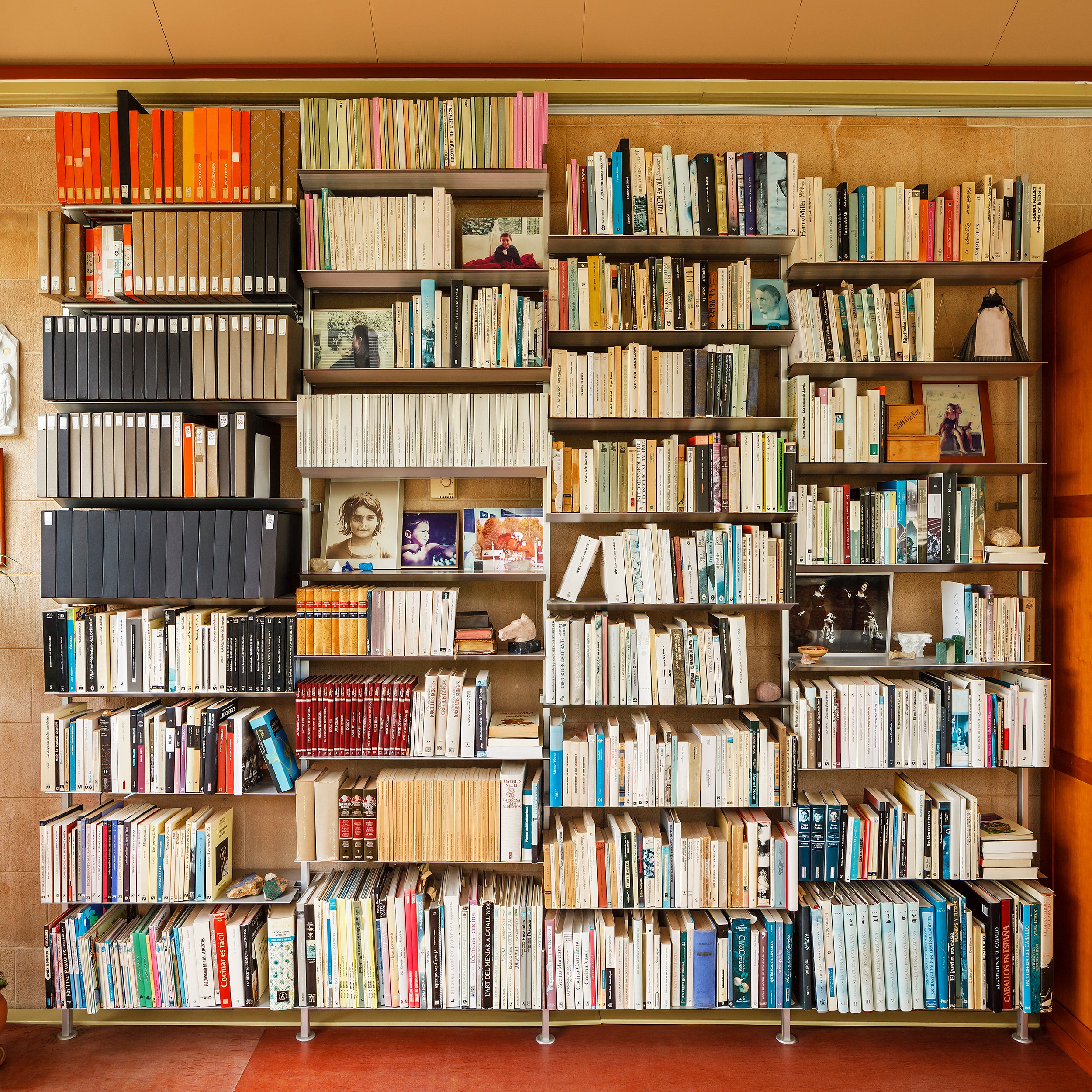 Hypostila Shelf System: Silver