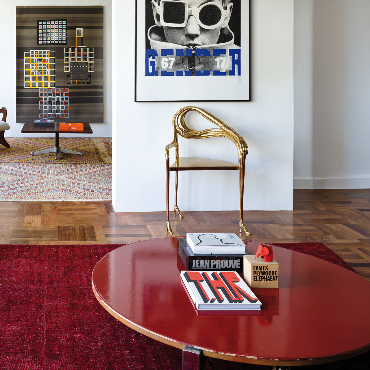 Leda Sculpture Armchair