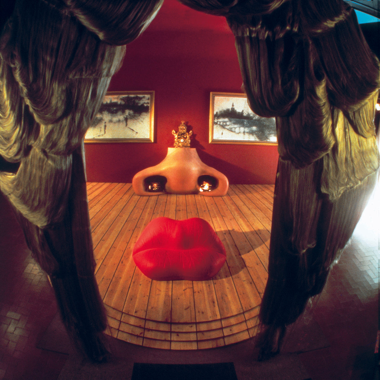 Dalilips Sofa: Quick Ship