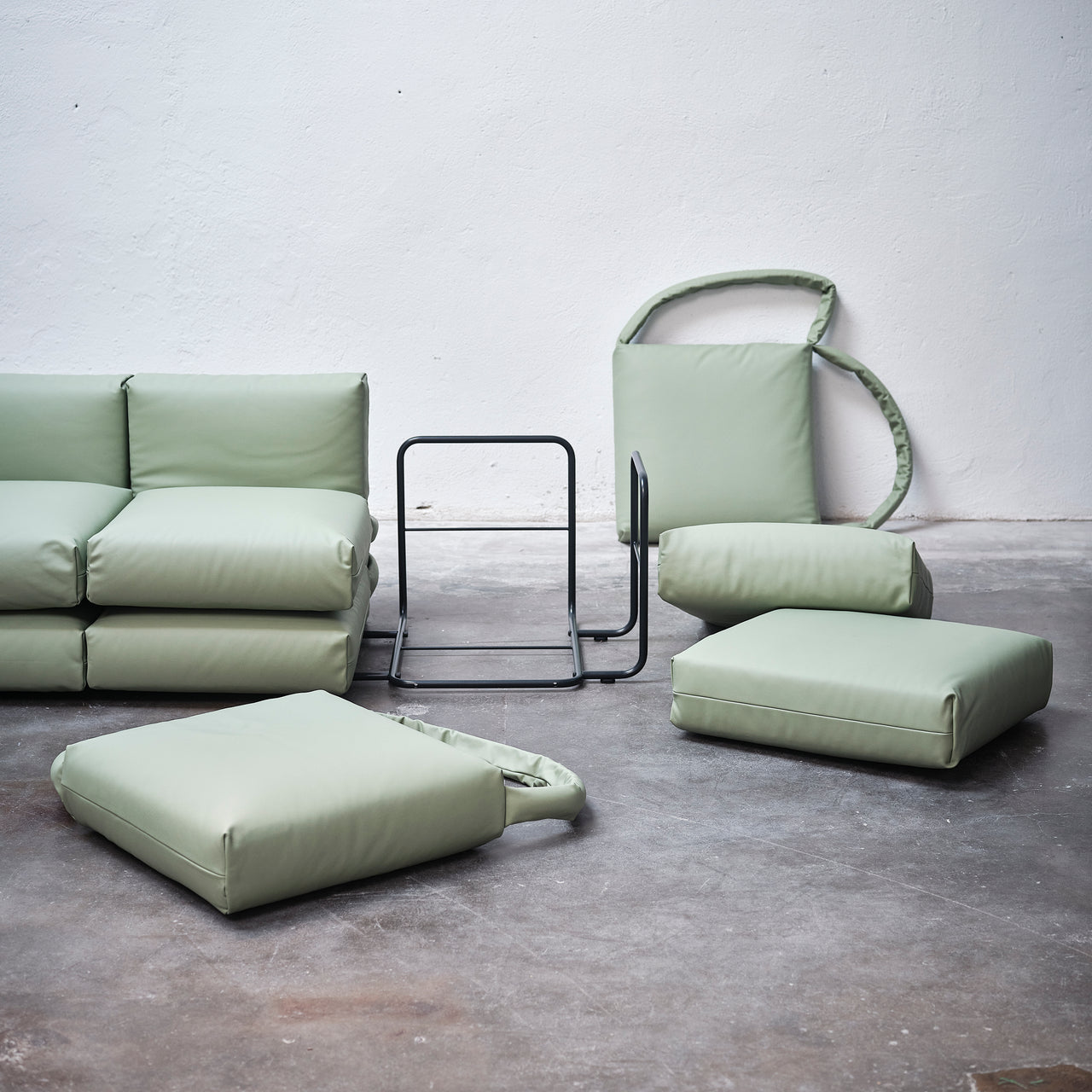 Pillow Modules Sofa: Leather