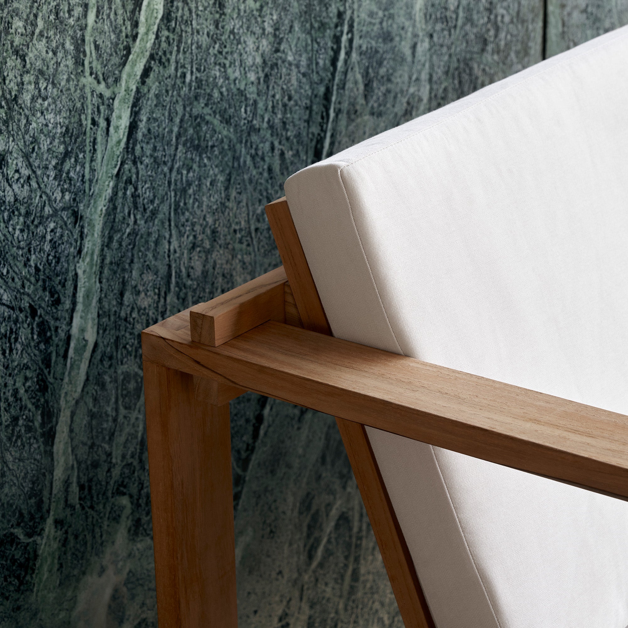 BK12 Lounge Sofa