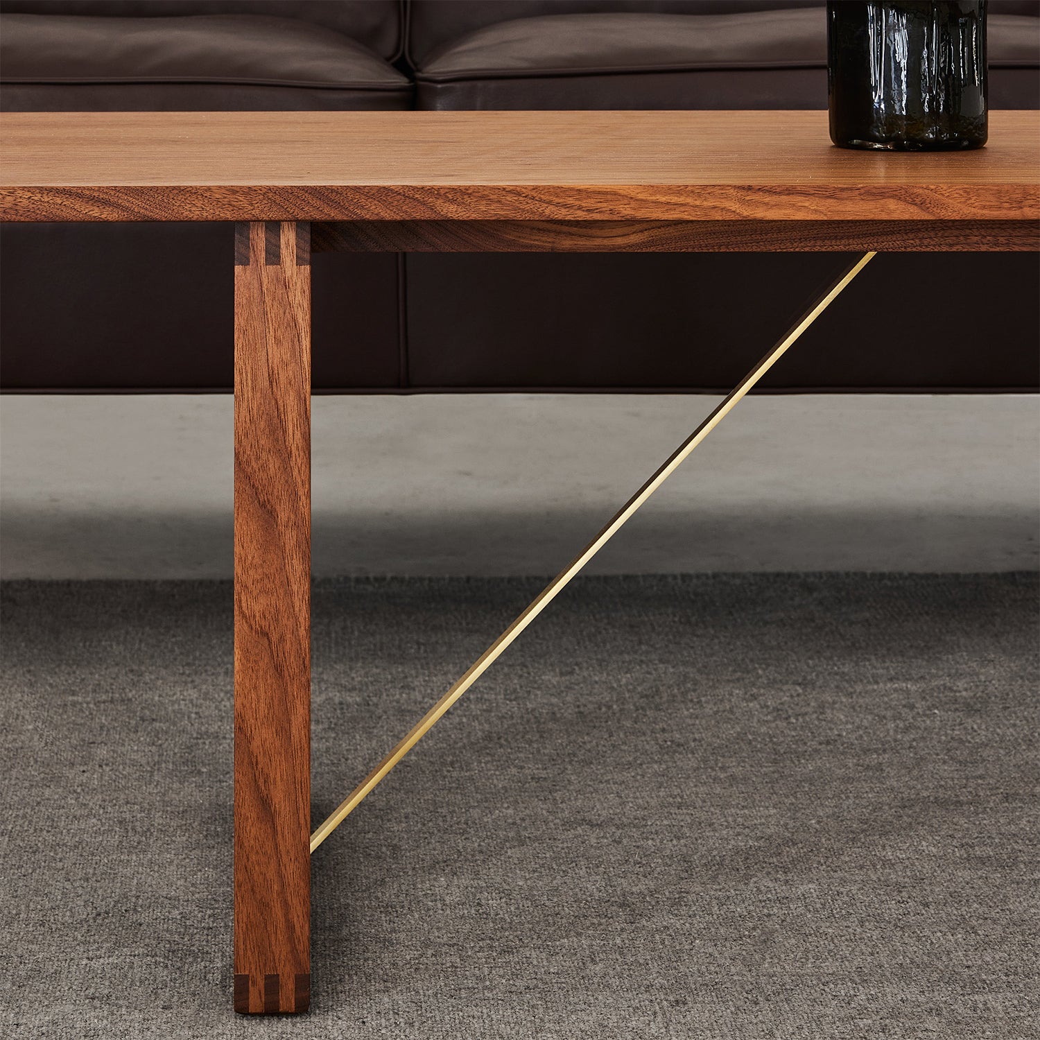 BM67 Coffee Table: DI