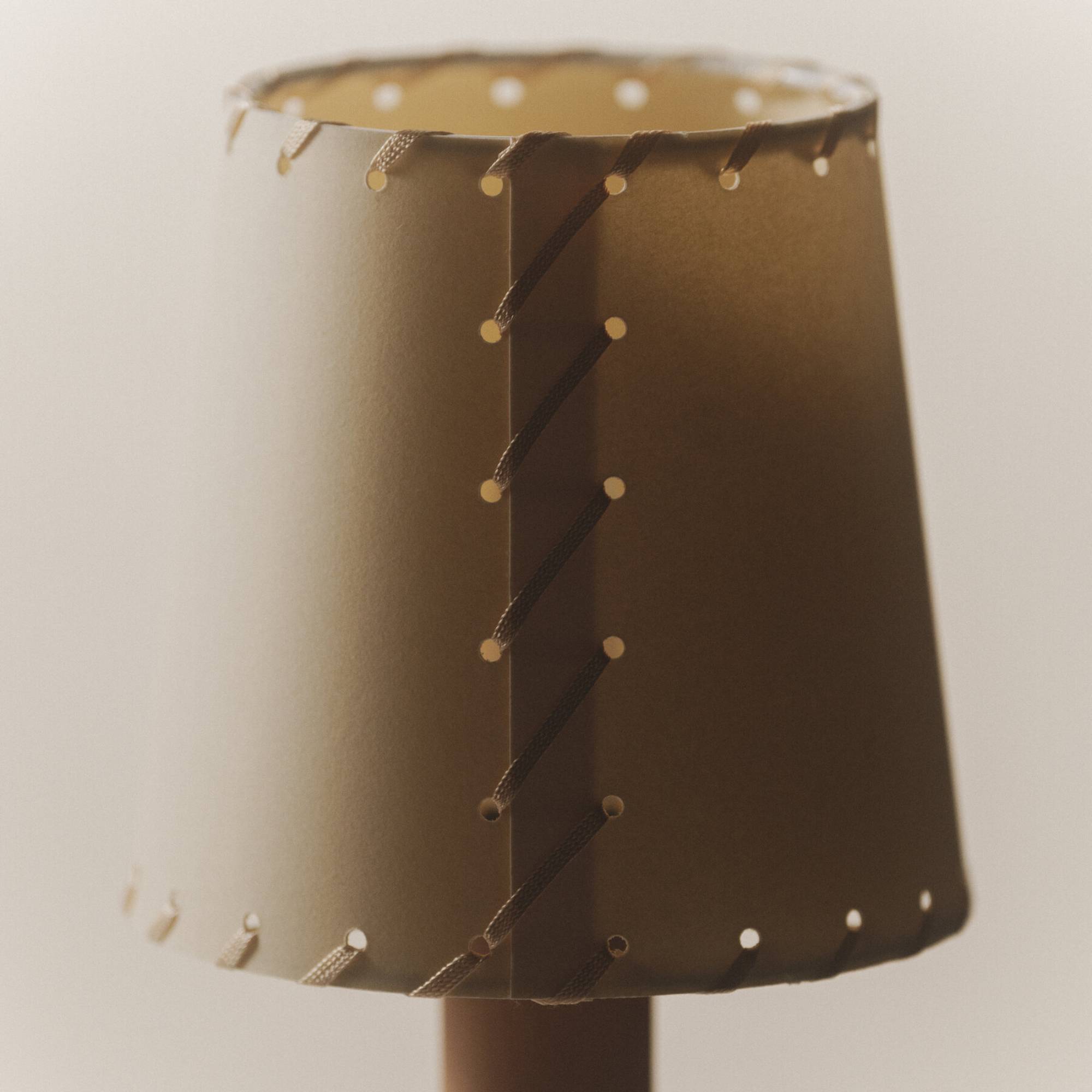 Básica Mínima Batería Portable Table Lamp