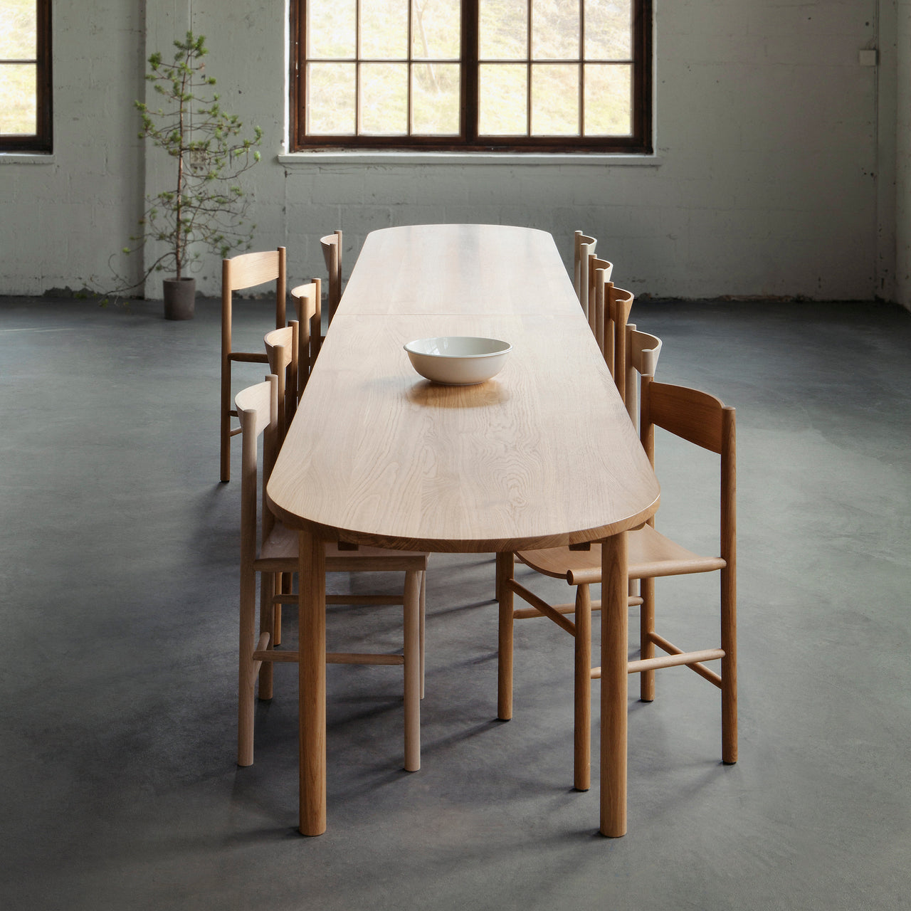 Basic Table: Oval