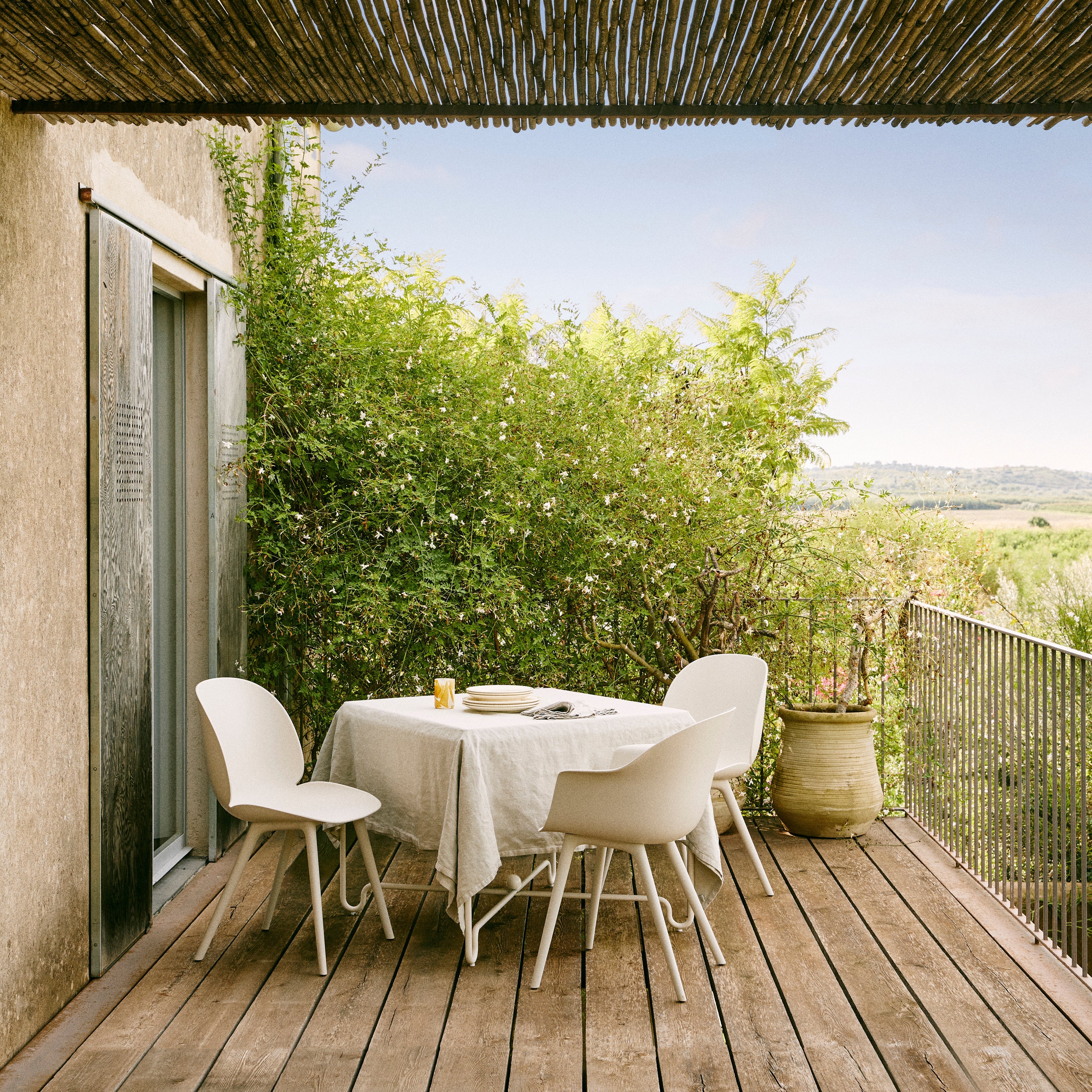 Bat Outdoor Dining Chair: Plastic Base + LS