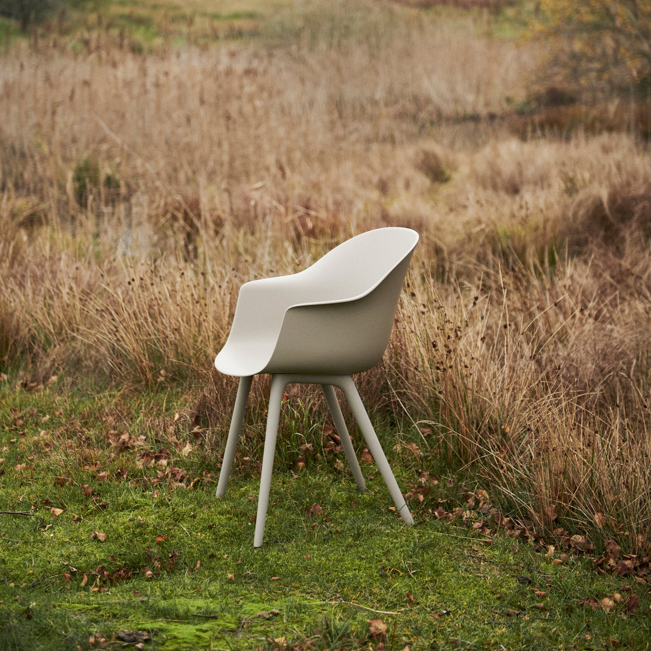 Bat Outdoor Dining Chair: Plastic Base + LS