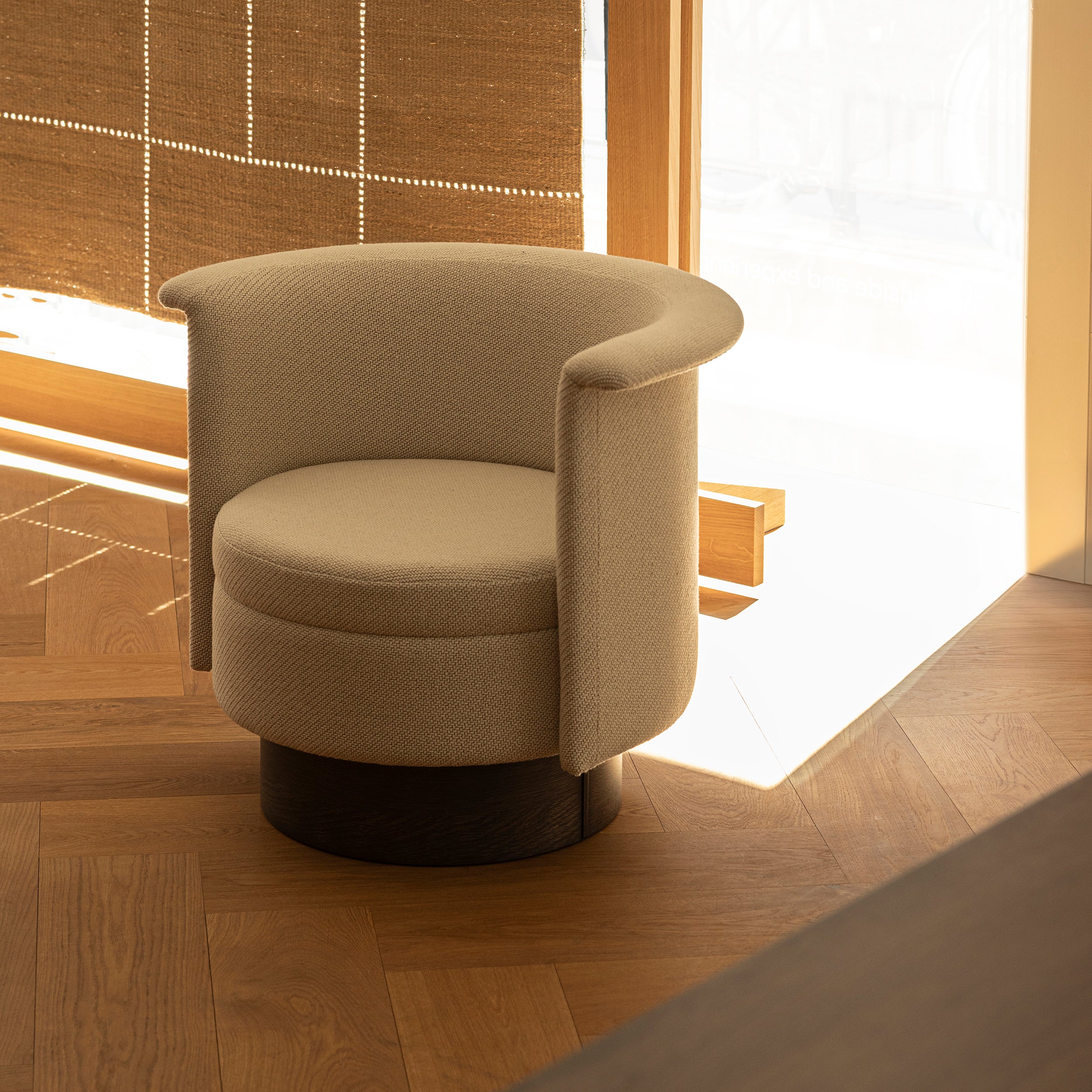 Bellustar Tokyo Swivel Chair N-SW01: LS
