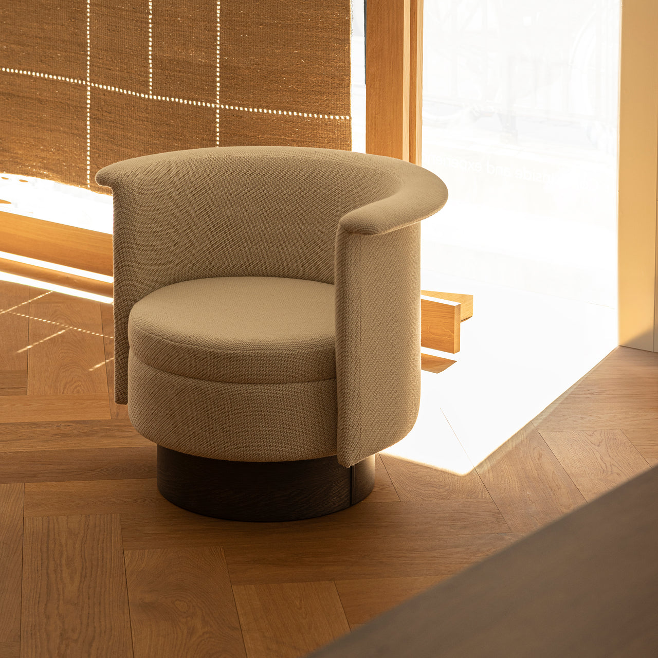 Bellustar Tokyo Swivel Chair N-SW01: LS