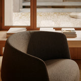 Collar Grand Lounge Chair