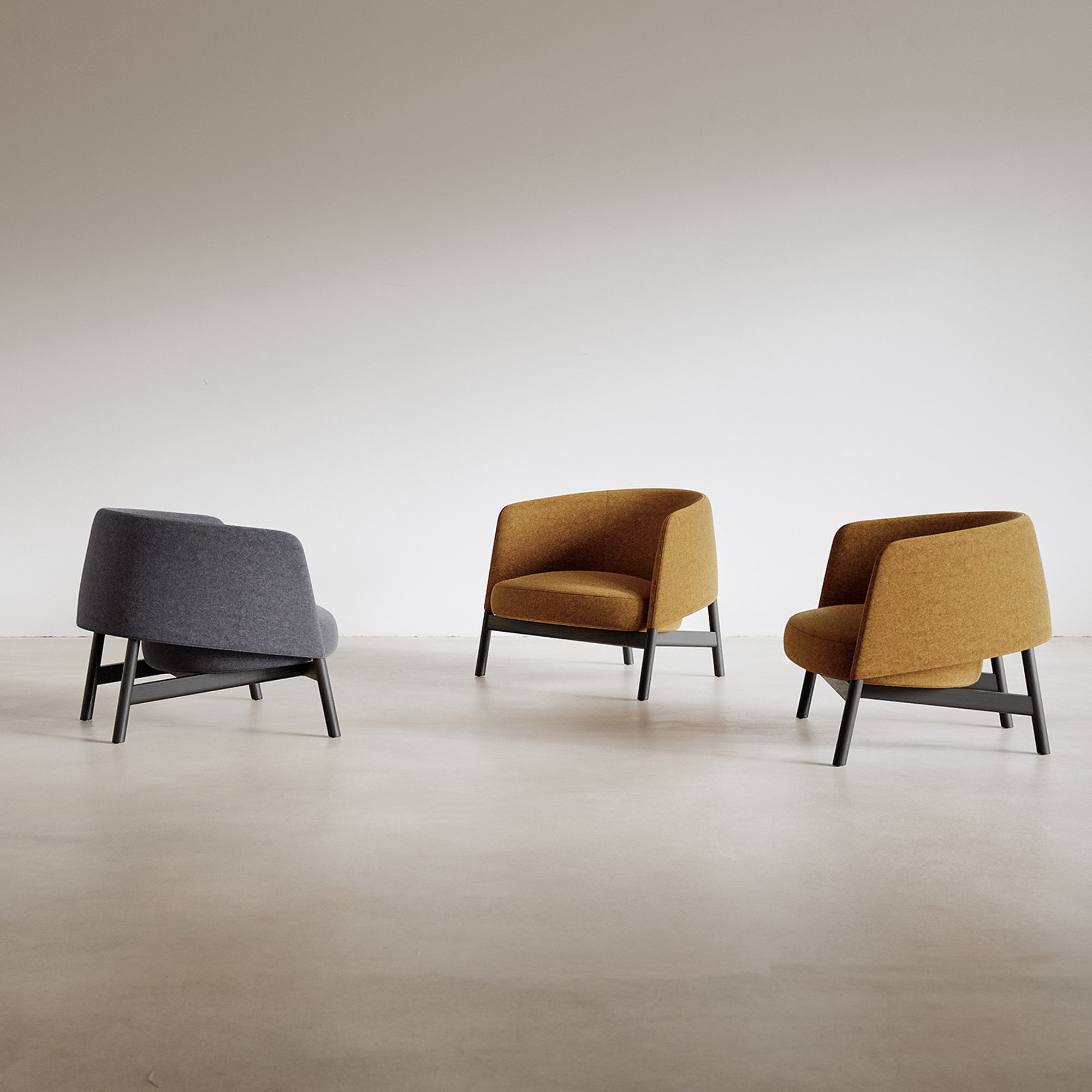 Collar Grand Lounge Chair