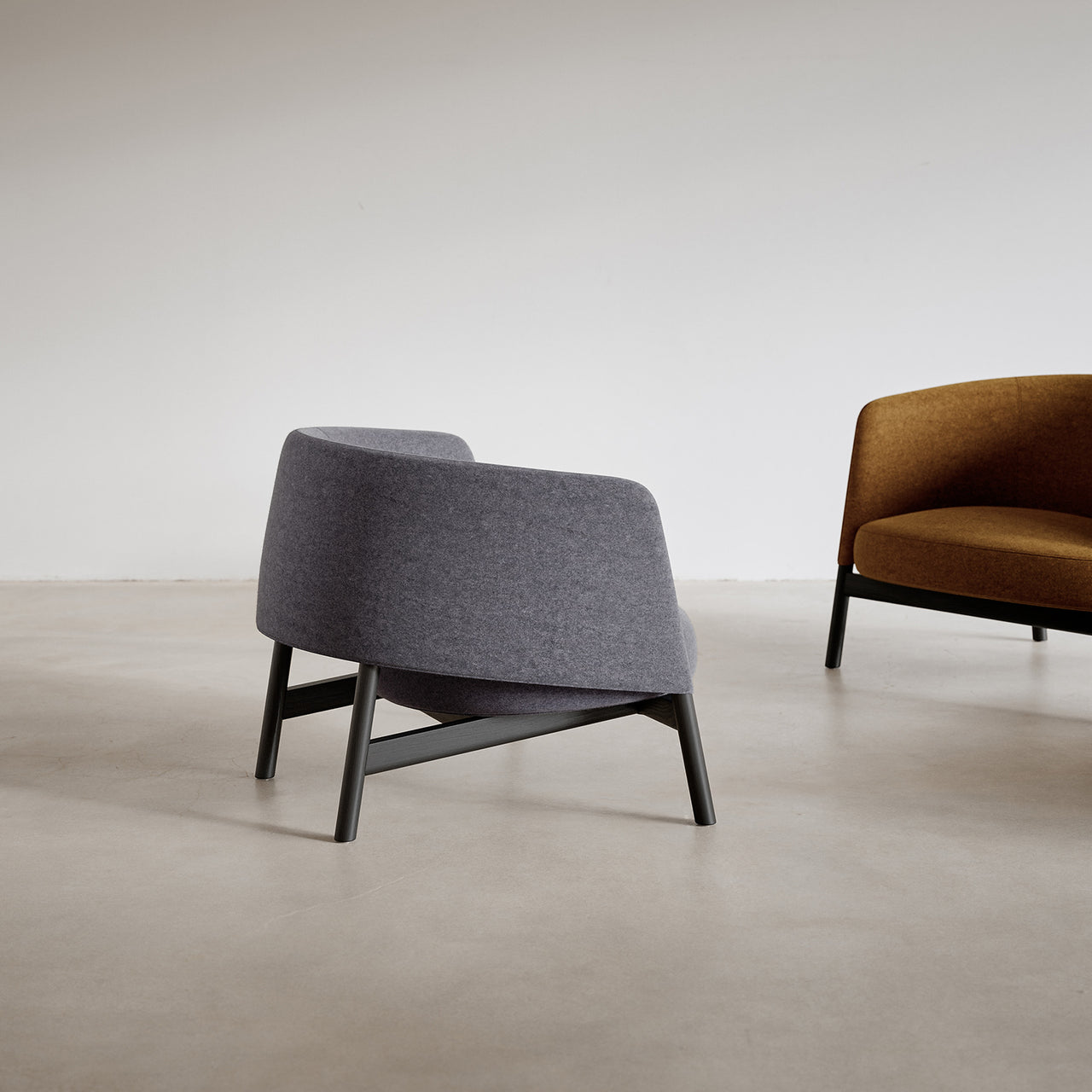 Collar Grand Lounge Chair