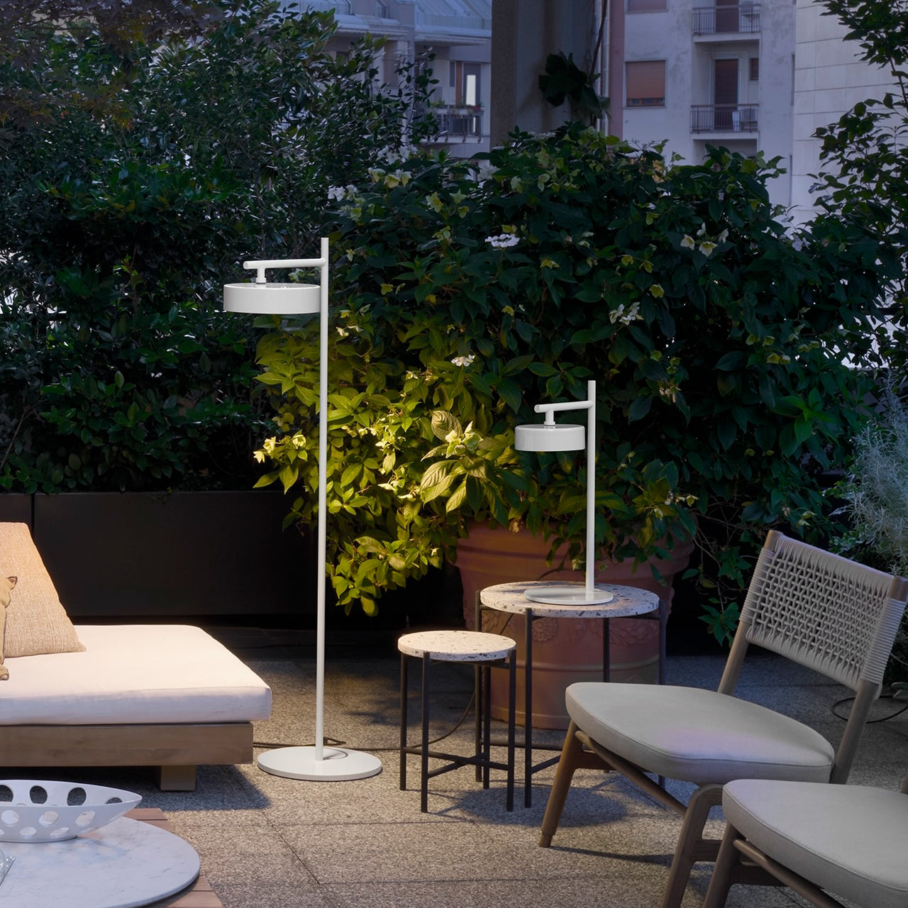 Berlin Table Lamp: Outdoor