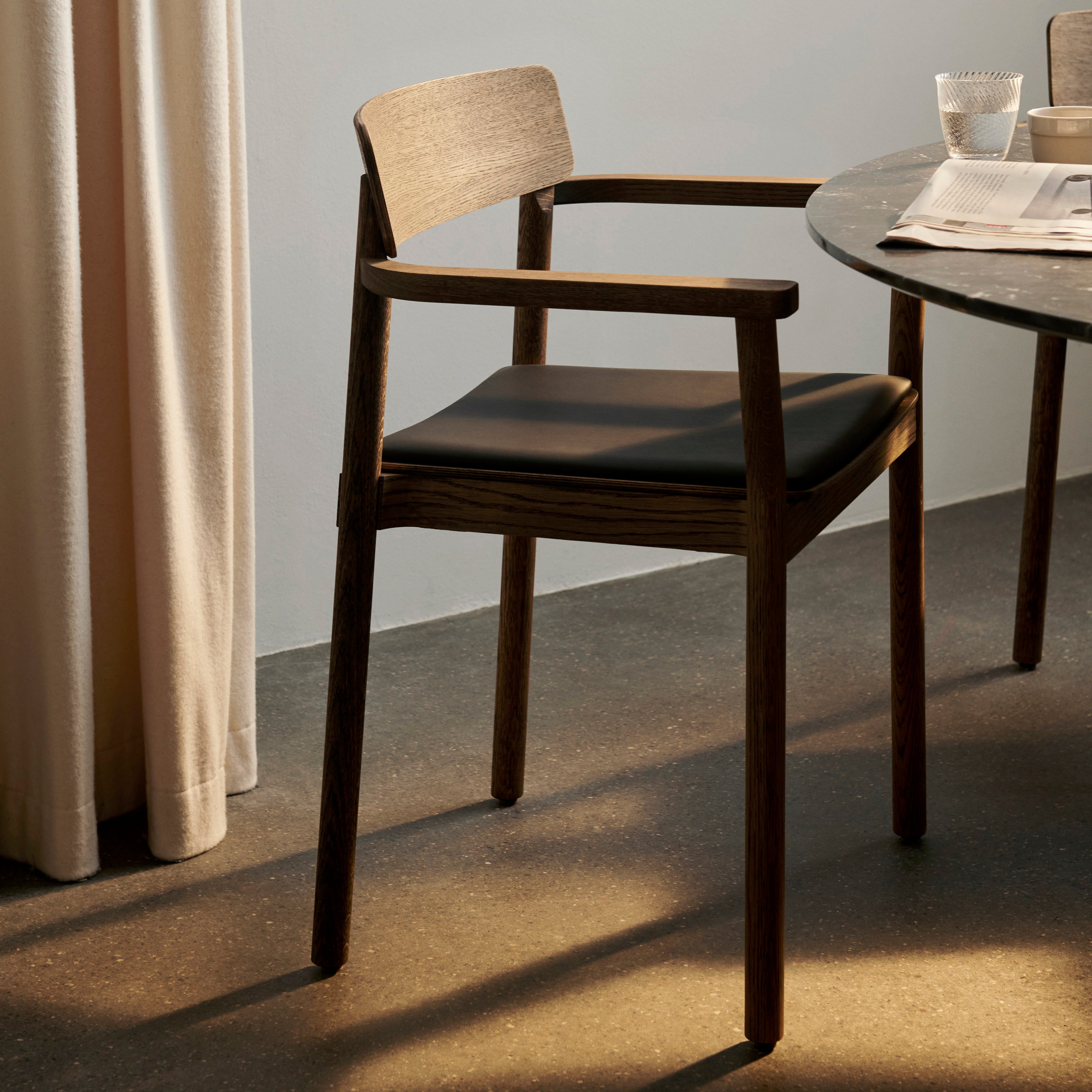 Betty Armchair: TK11 + LS