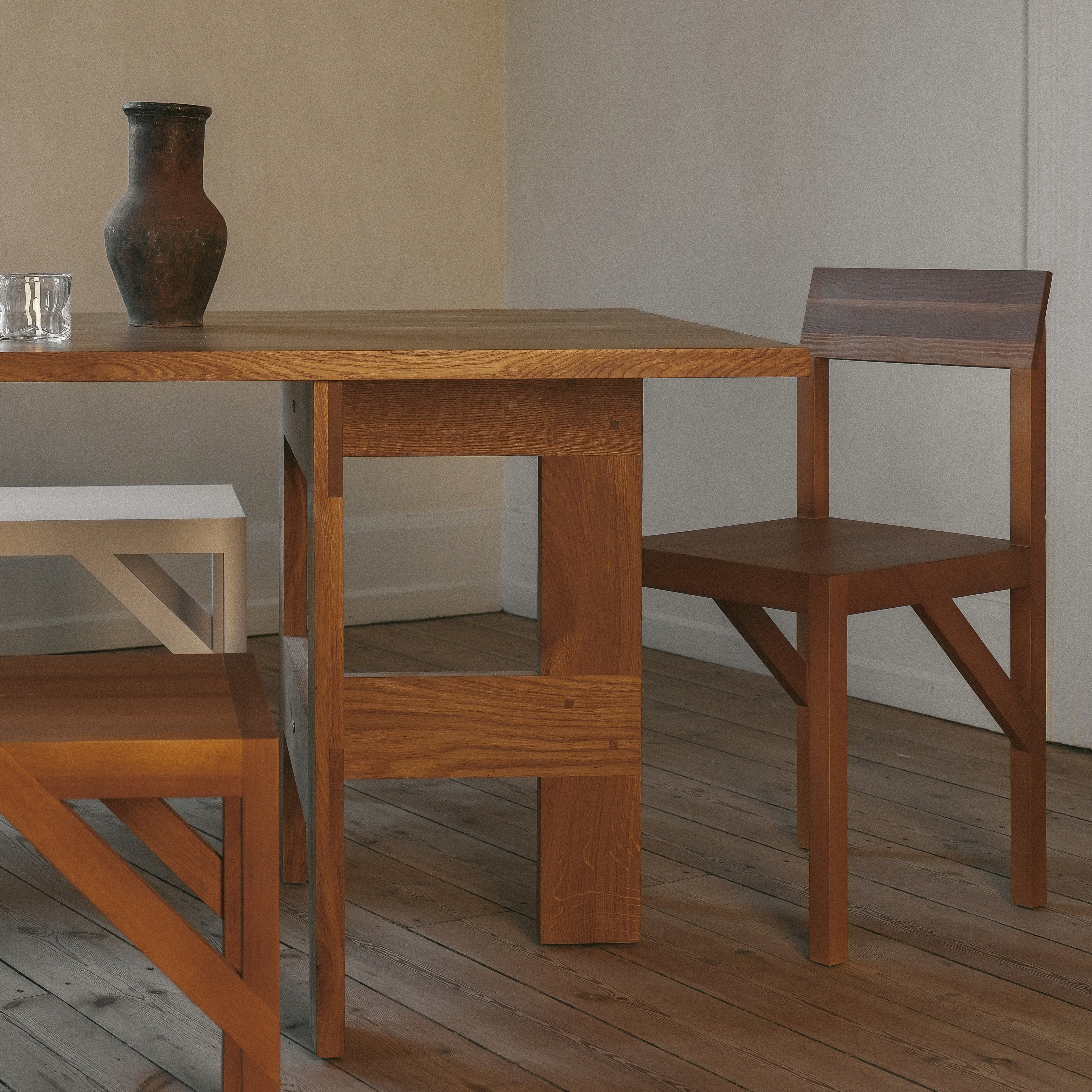 Bracket Chair: LS
