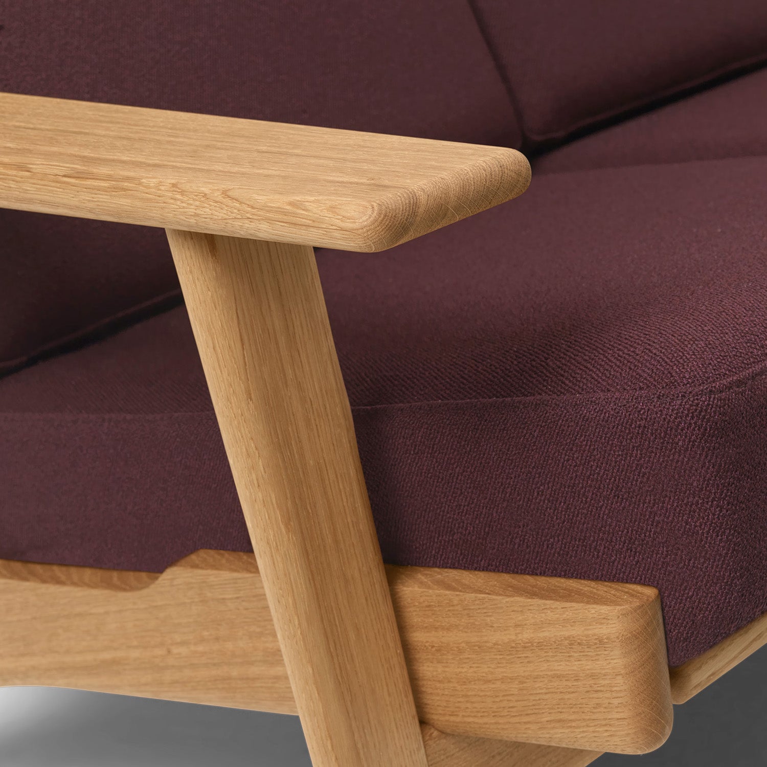 CH292 Sofa with Footstool