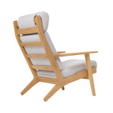 CH291 Lounge Chair: Oiled Oak
