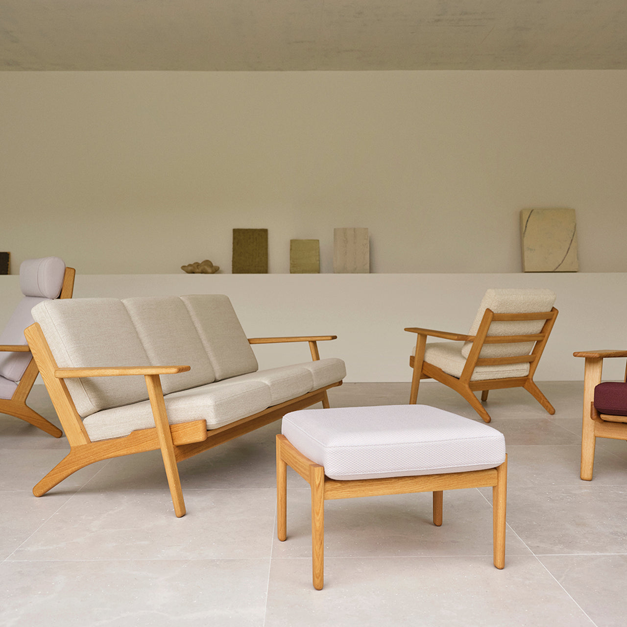 CH291 Lounge Chair