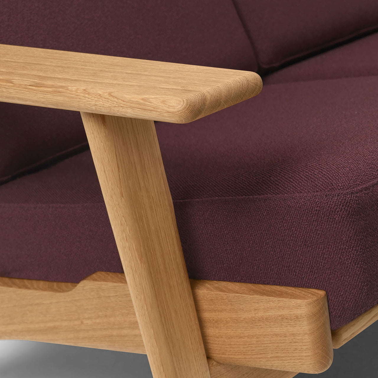 CH293 Sofa: Oiled Oak + Antoni