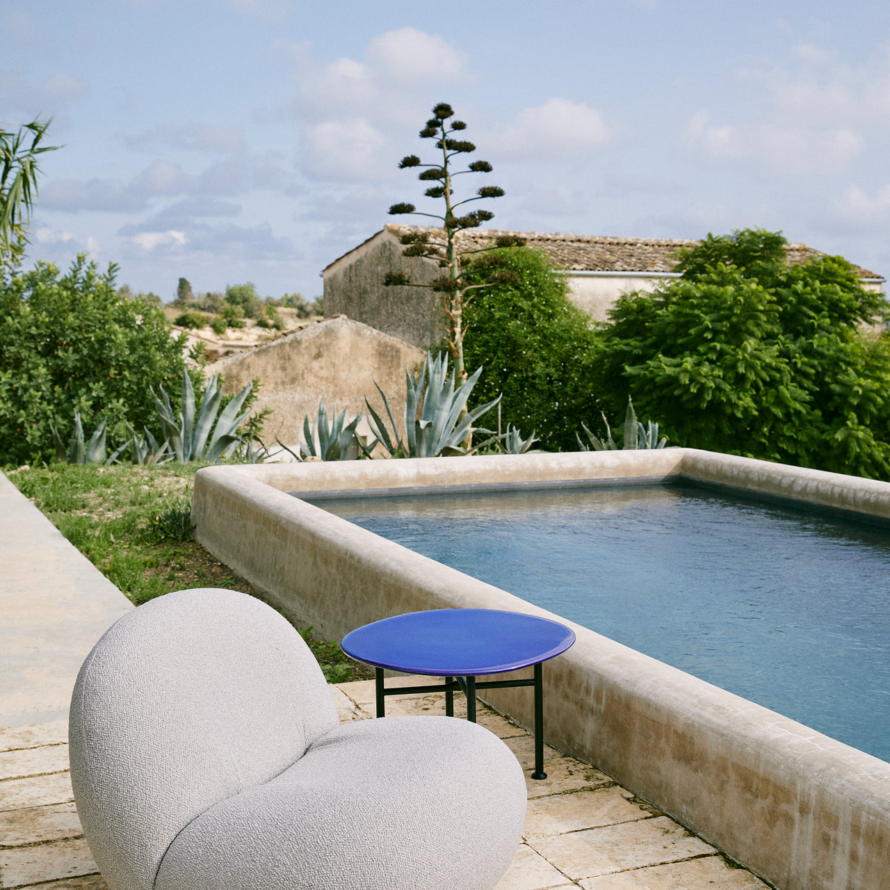 Carmel Outdoor Coffee Table: LS