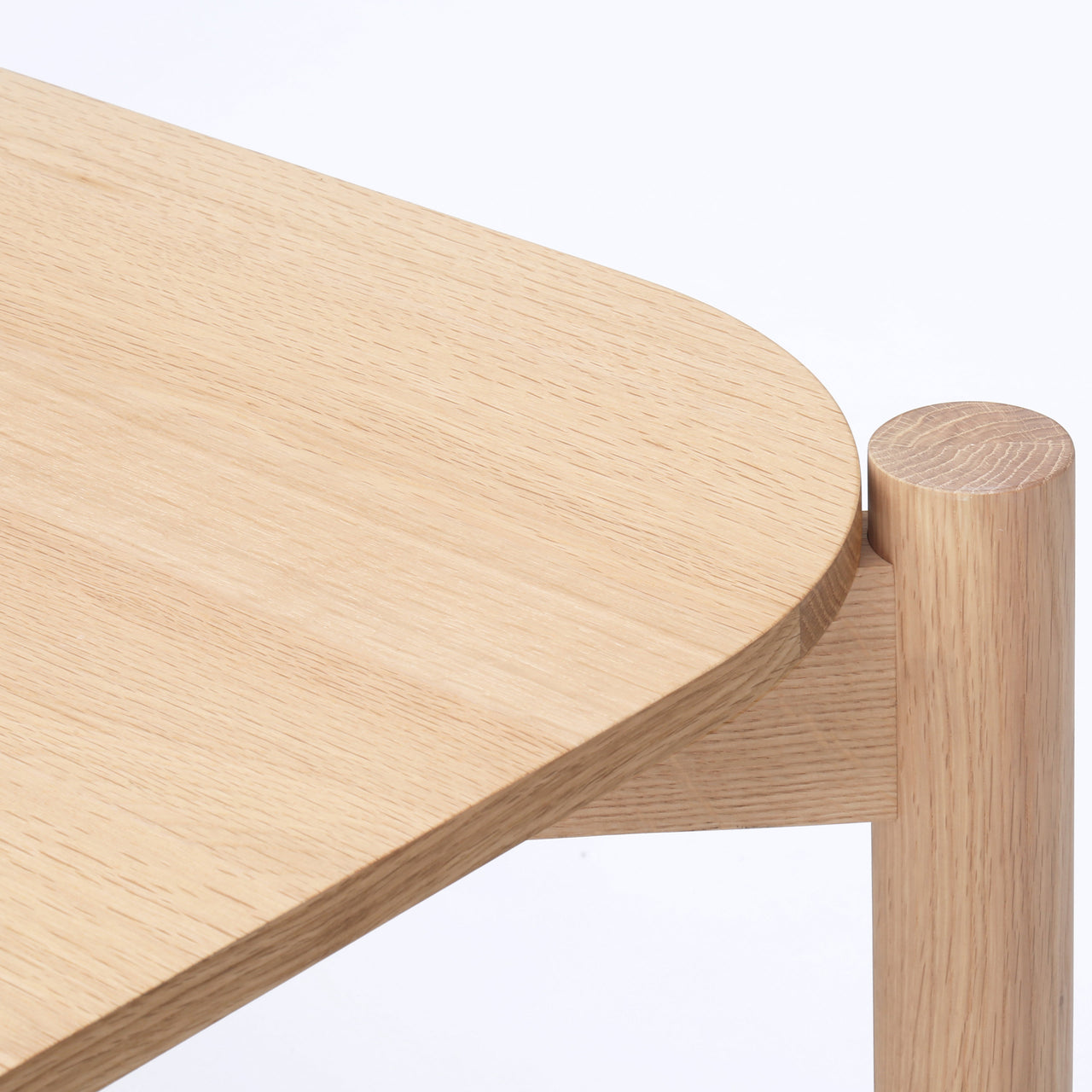 Castor Dining Table: DI