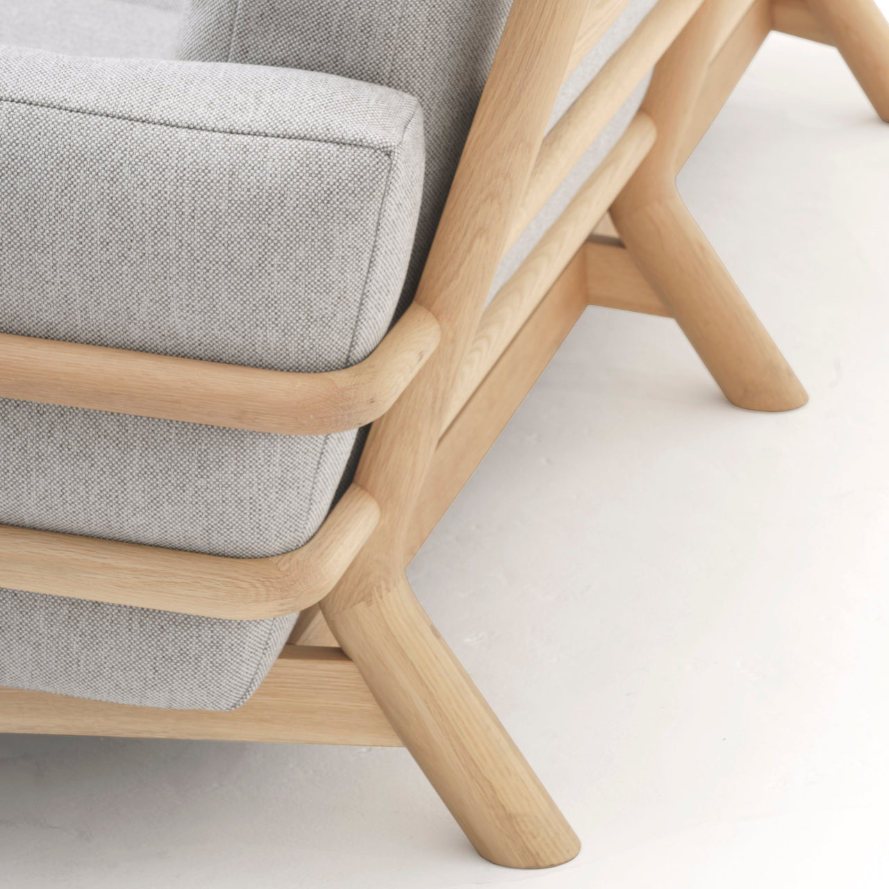 Castor Sofa 3 Seater: DI