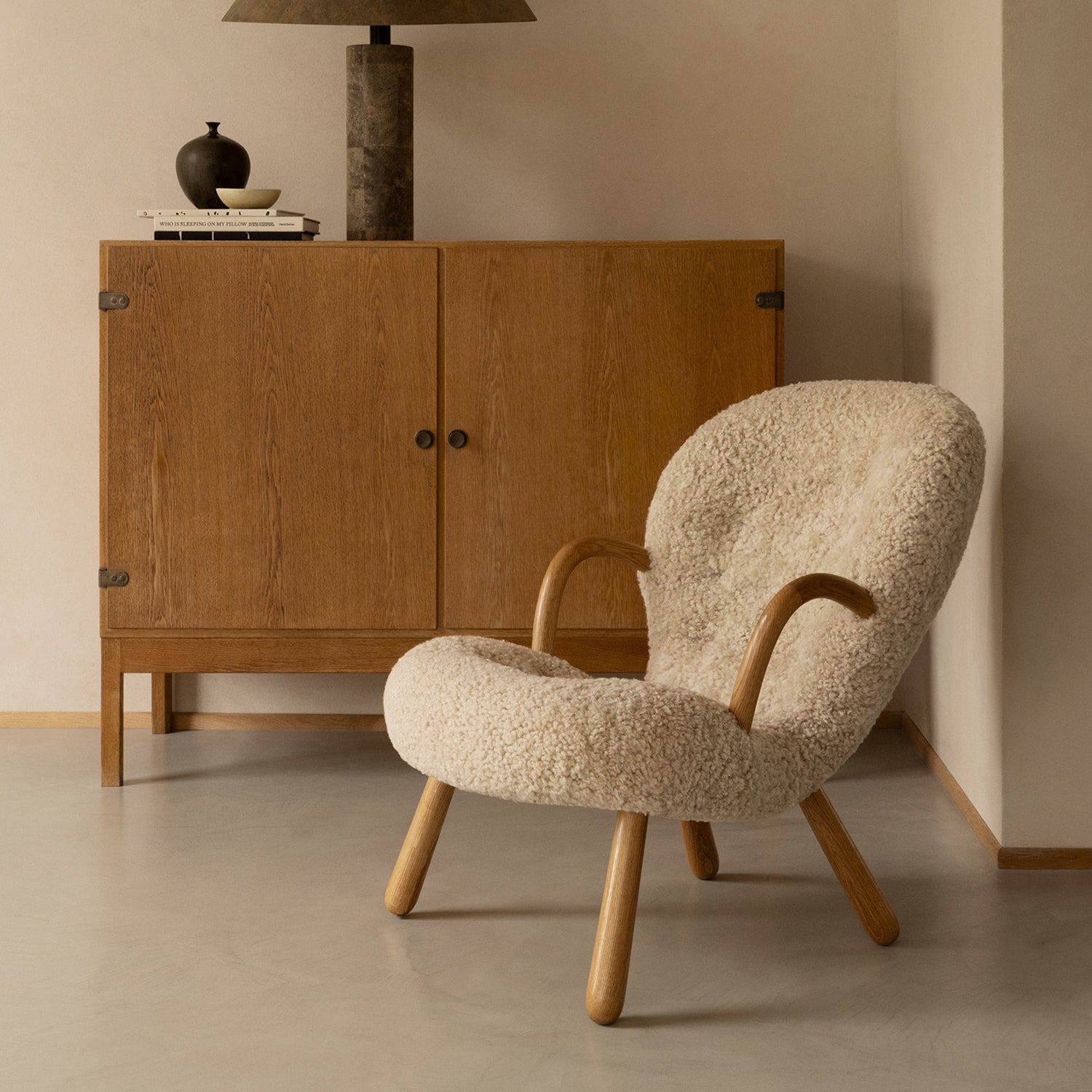 Clam Chair: LS