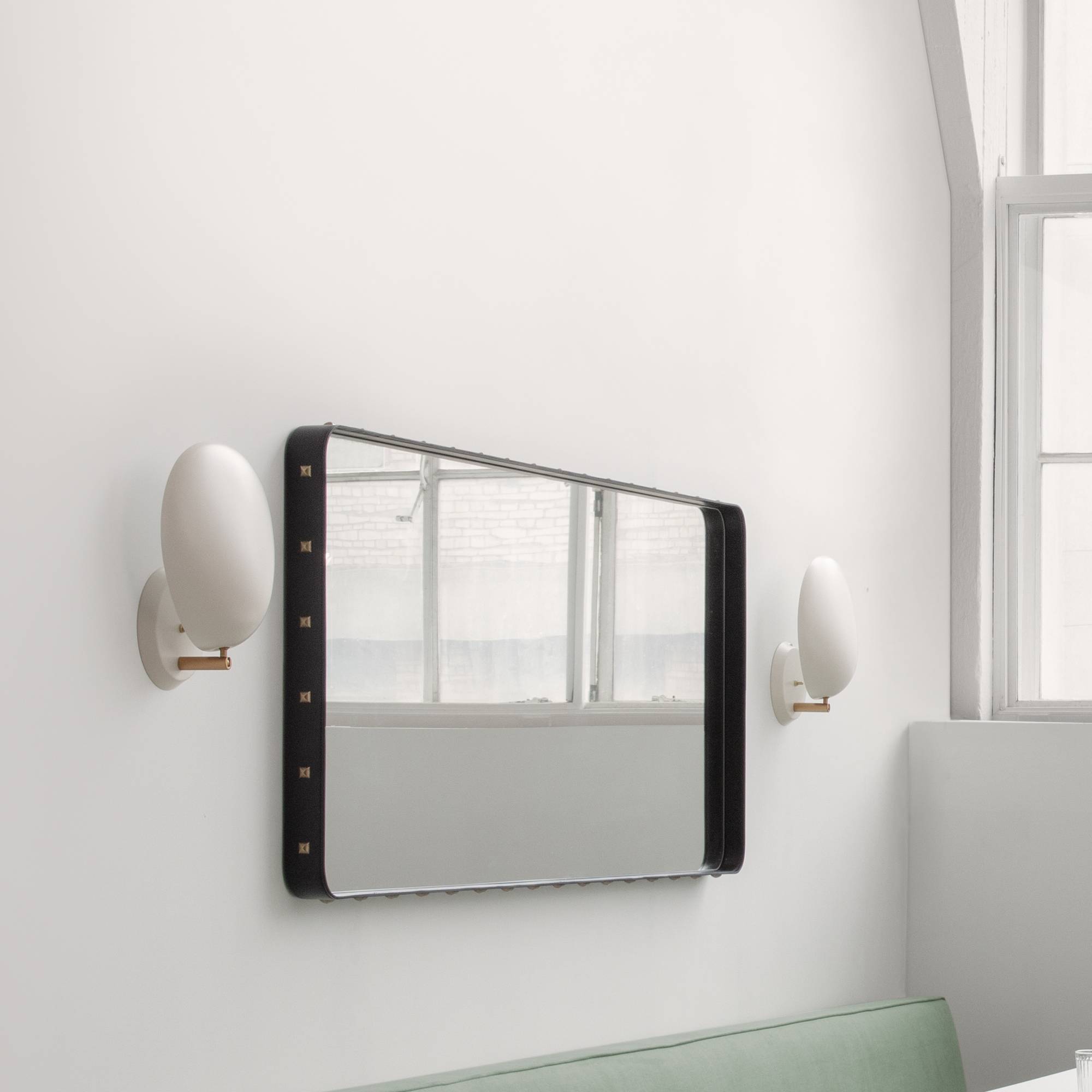 Cobra Wall Lamp: LS
