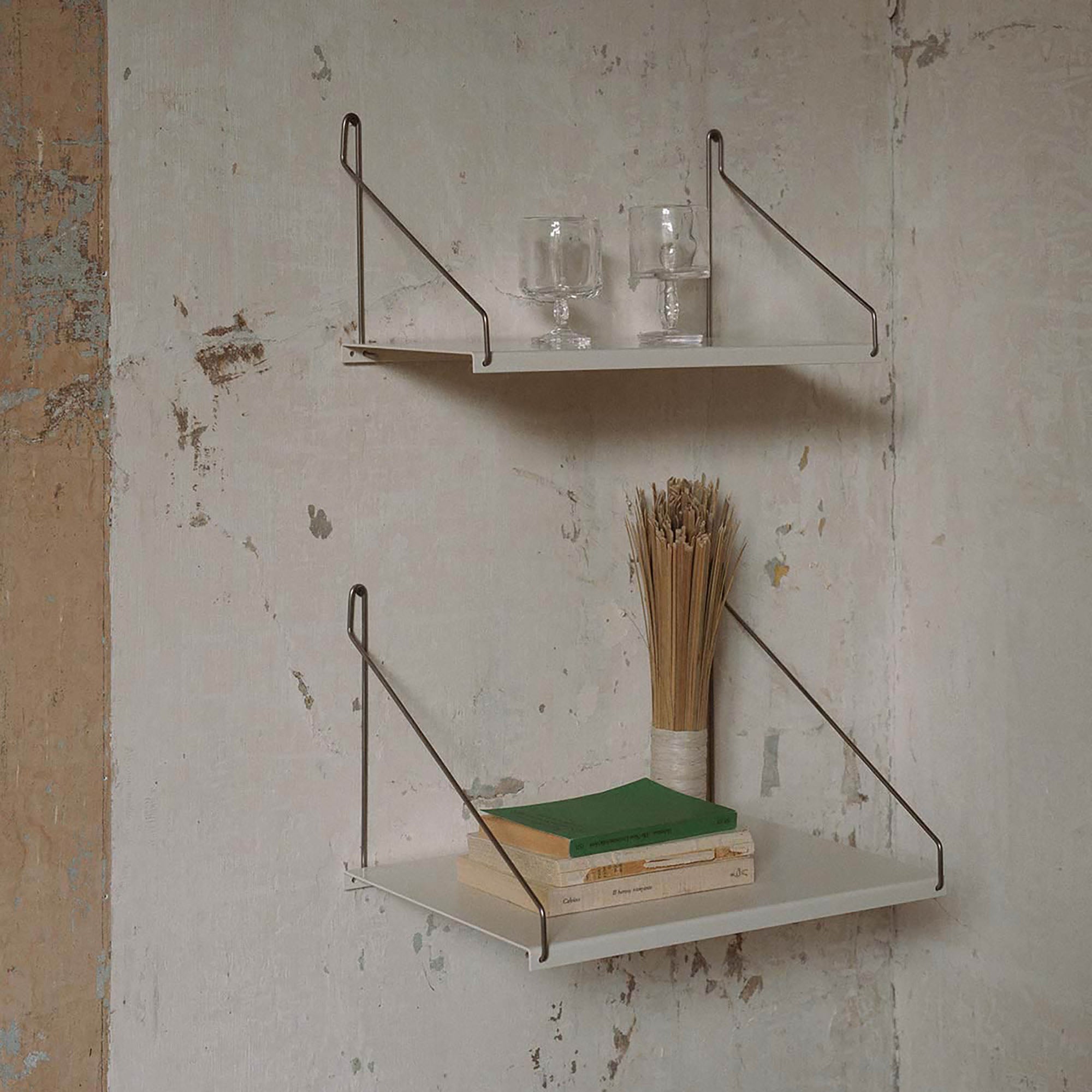 D27 Shelf: LS