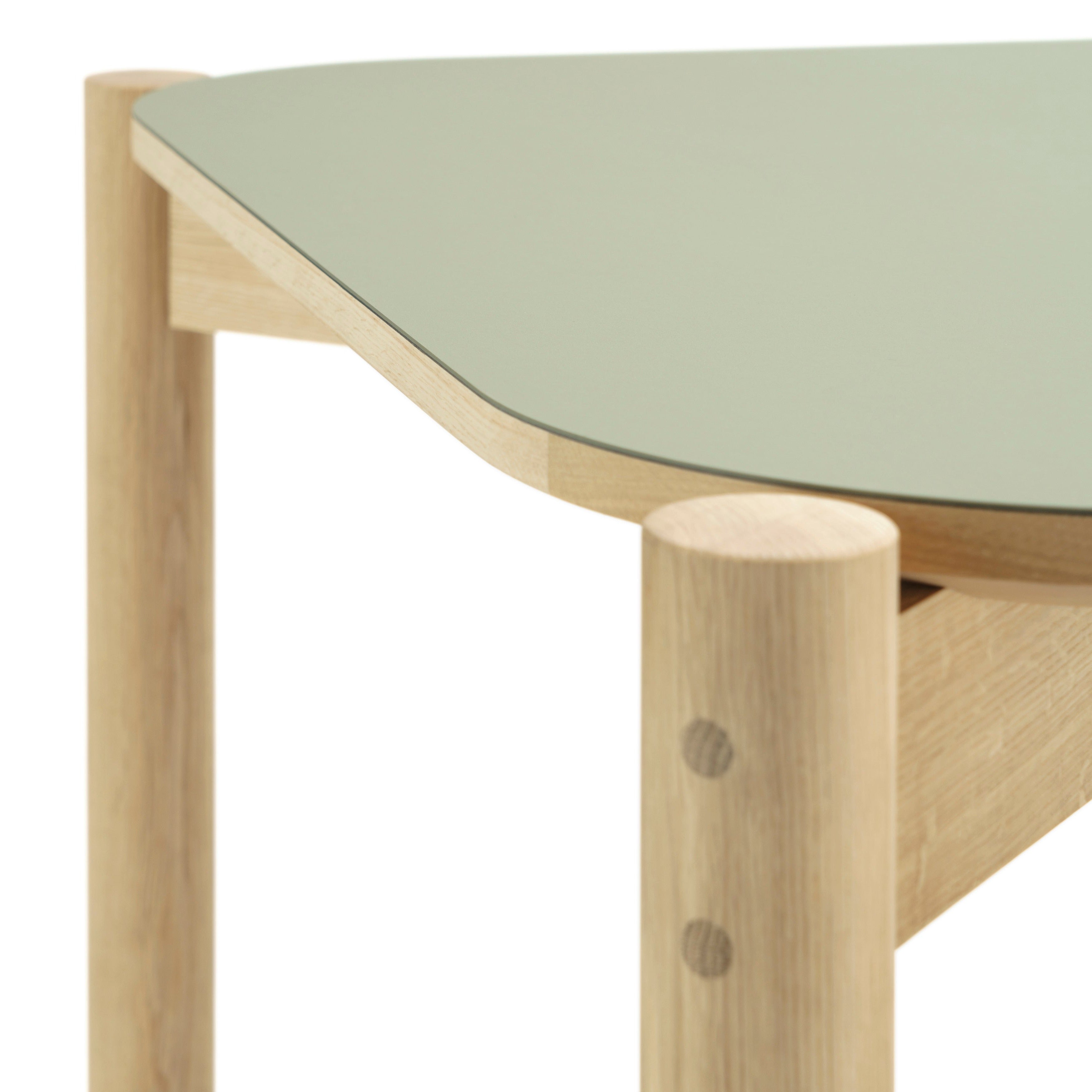 Castor Dining Table: Linoleum