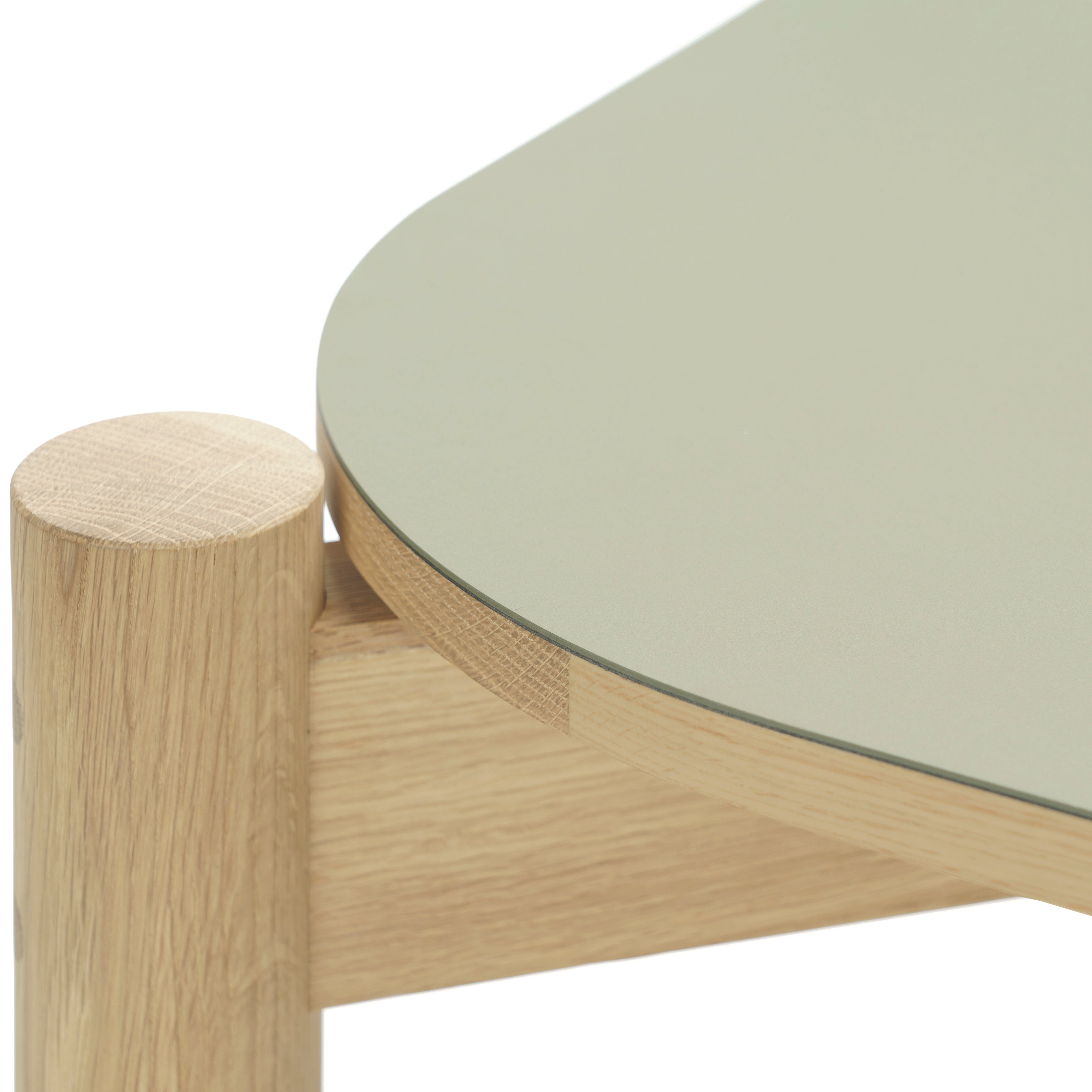 Castor Dining Table: Linoleum