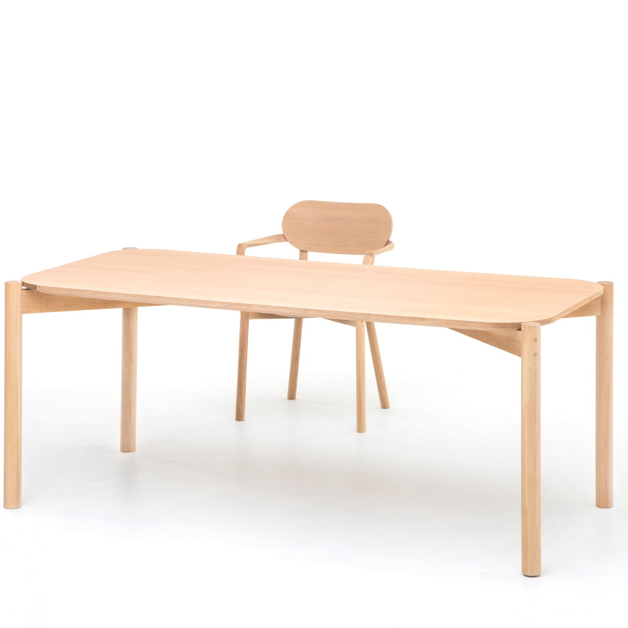 Castor Dining Table