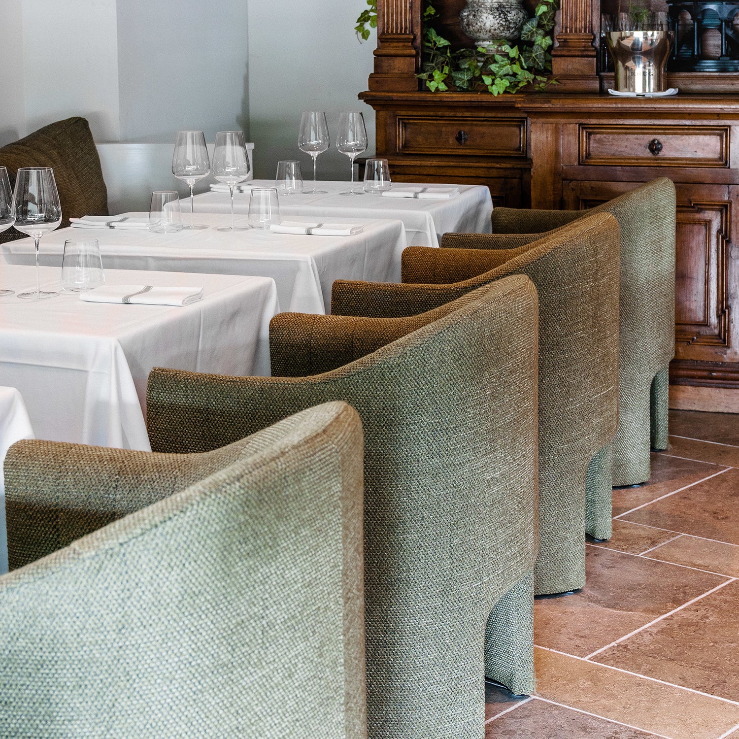 Loafer Side Chair SC106