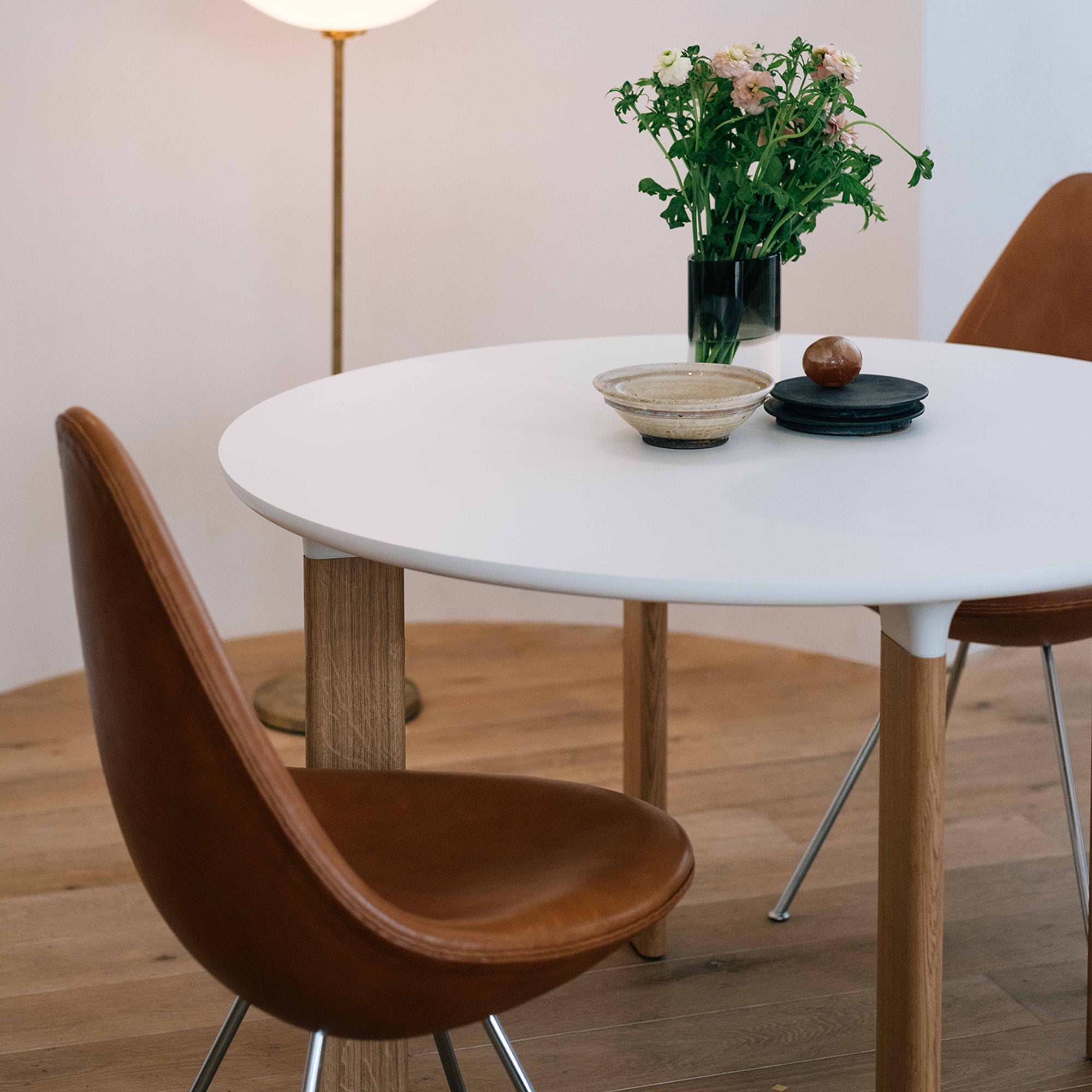 Analog Round Dining Table
