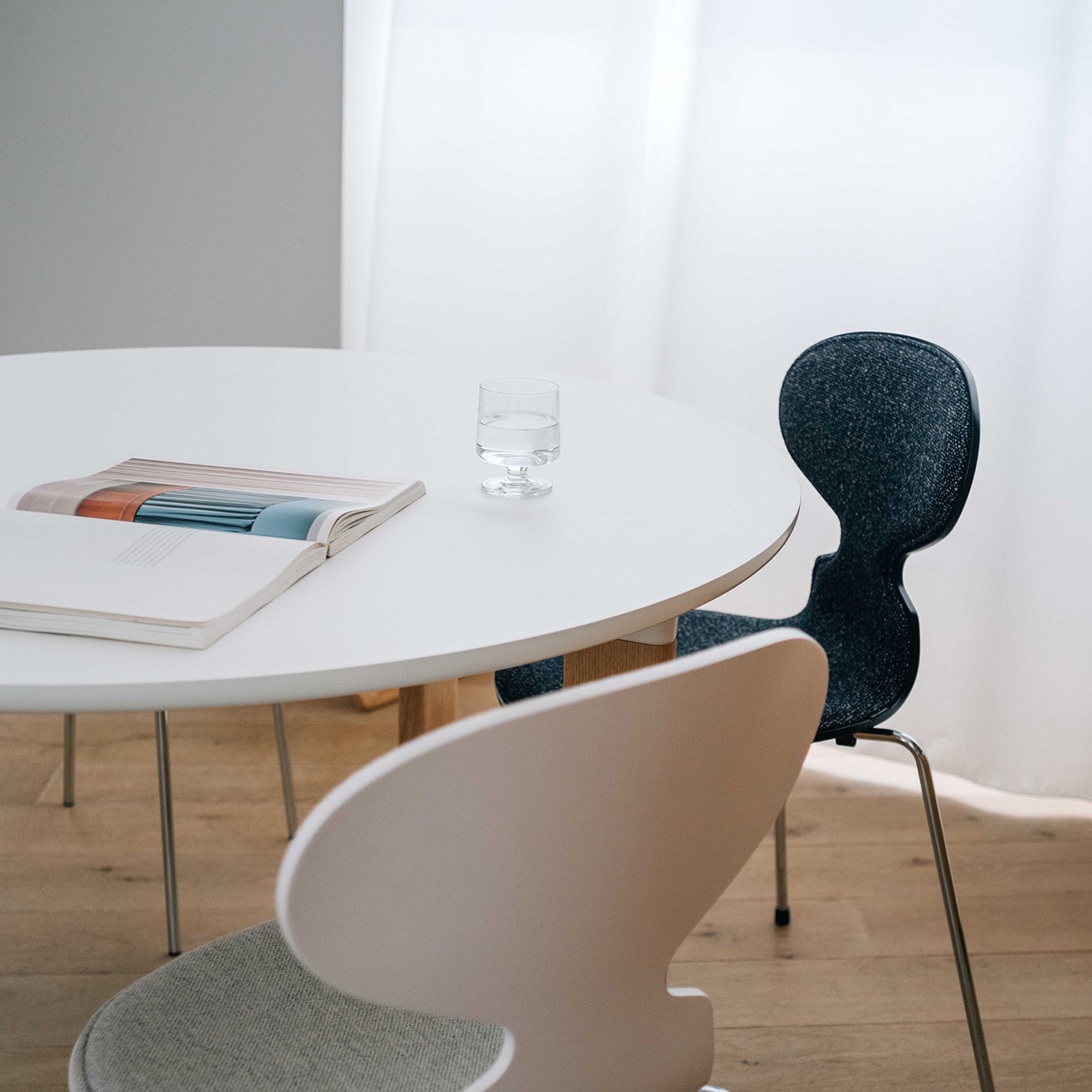 Analog Round Dining Table