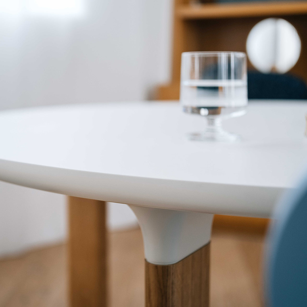 Analog Round Dining Table