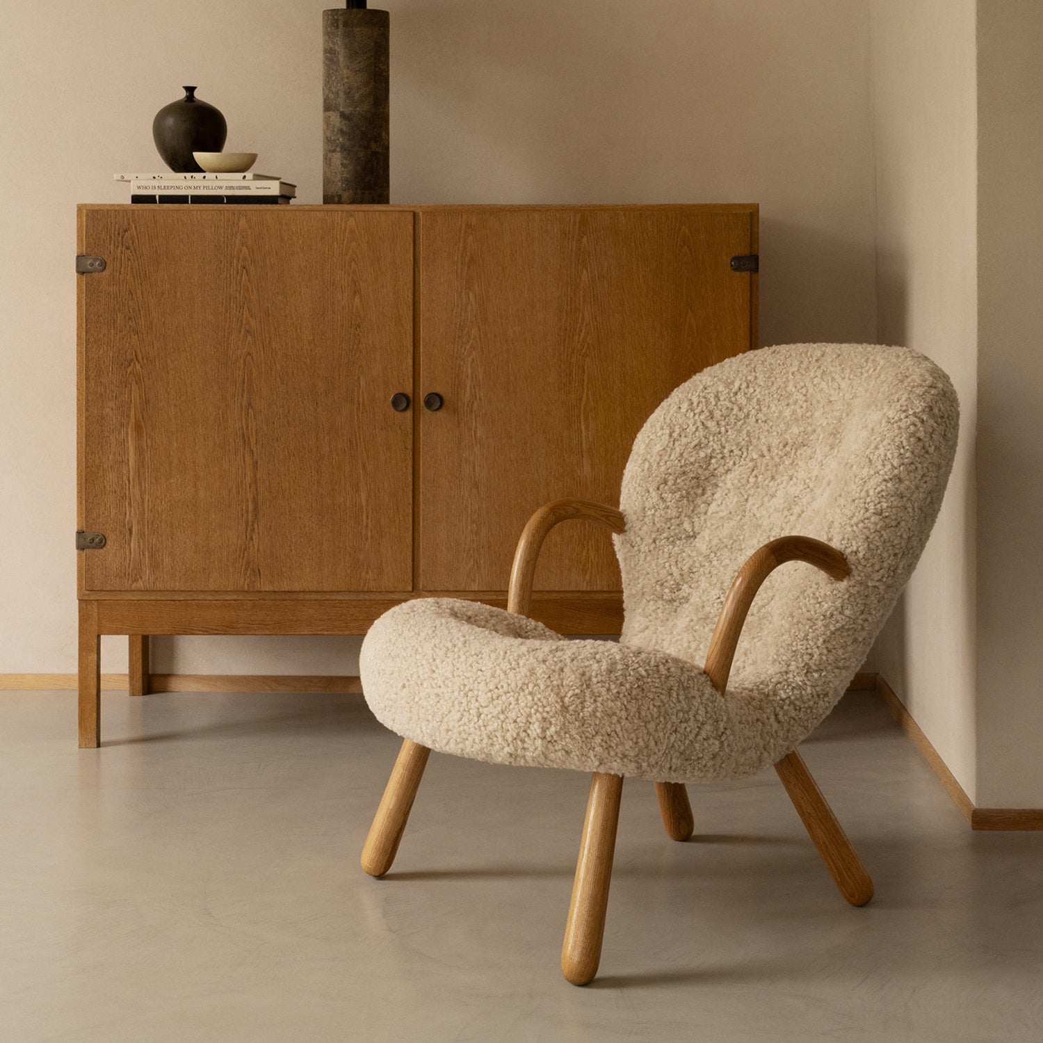 Clam Chair