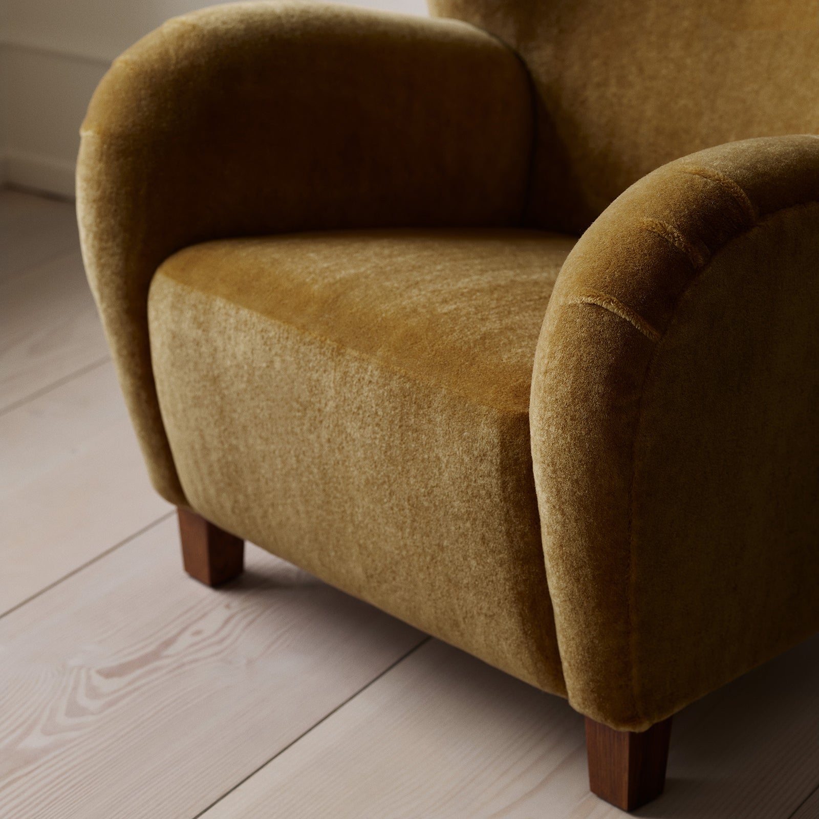 Karu Chair