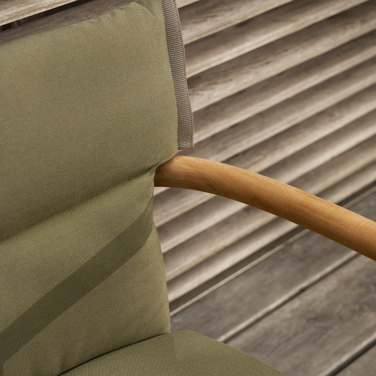 E018 Embrace Outdoor Lounge Chair with Cushion