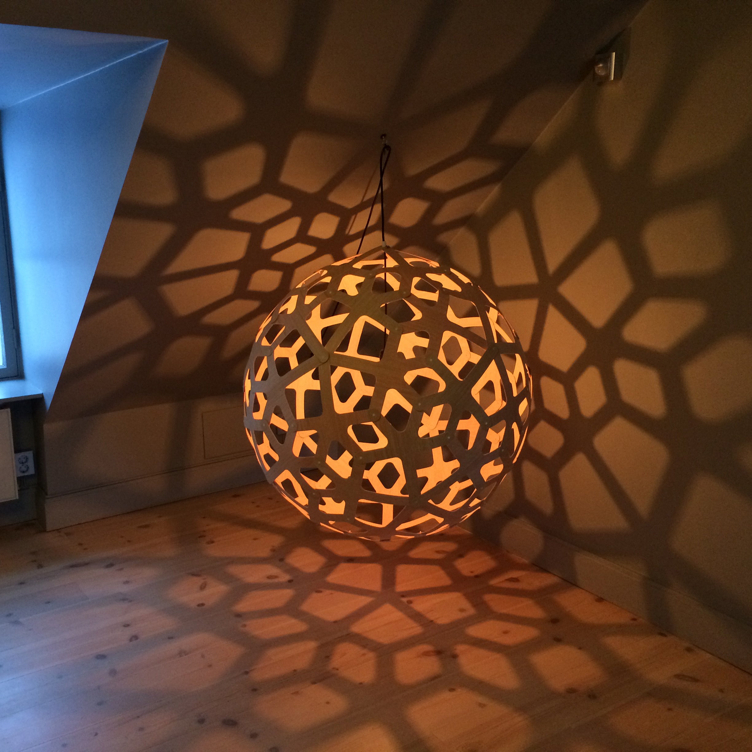 Coral Pendant Light: Medium + LS