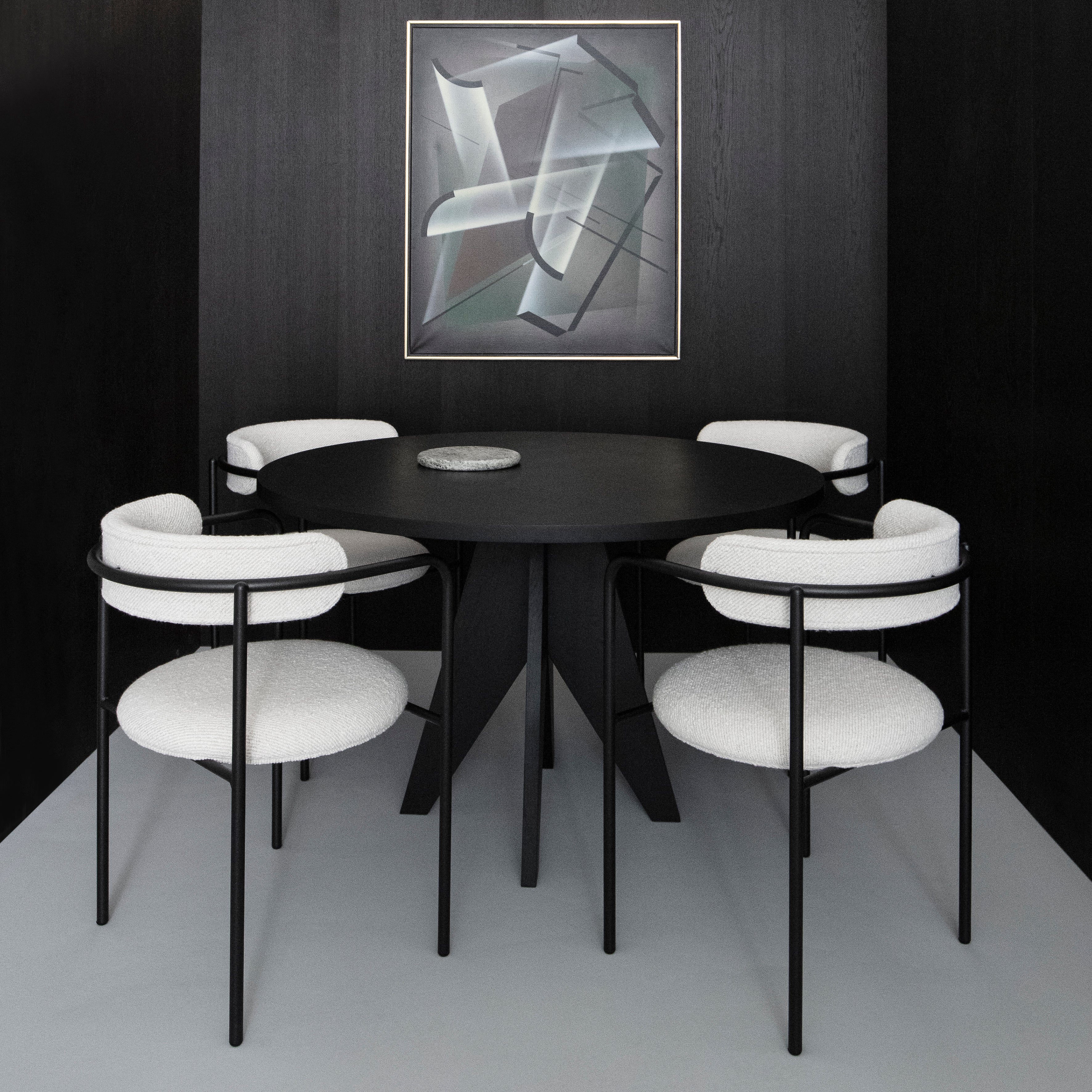 Pose Round Dining Table