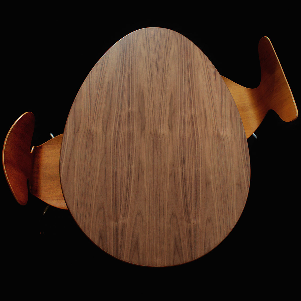 Egg Dining Table: LS