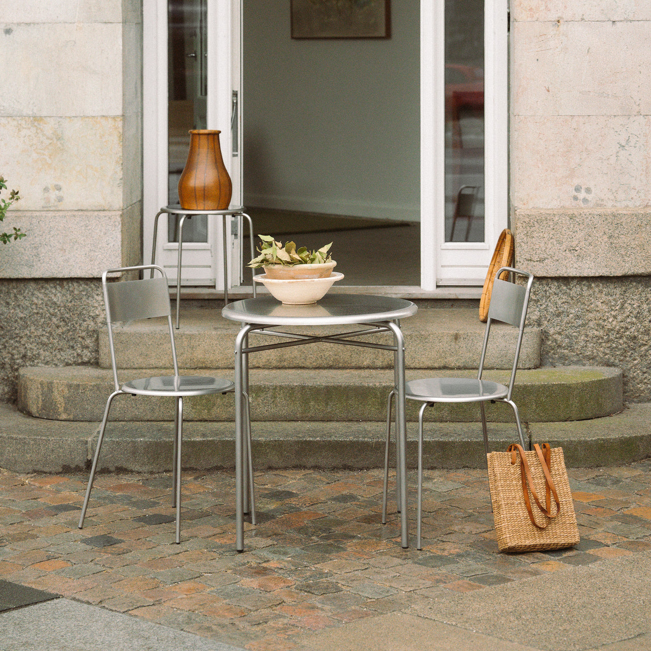 Petit Rond Table