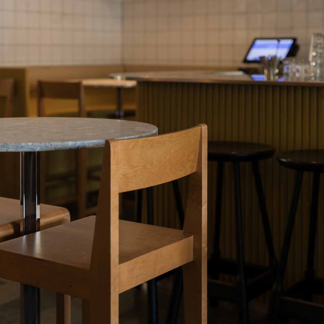 01 Bar + Counter Chair