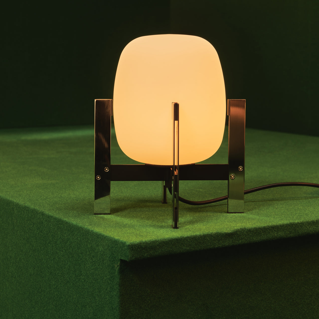 Cestita Metálica Table Lamp